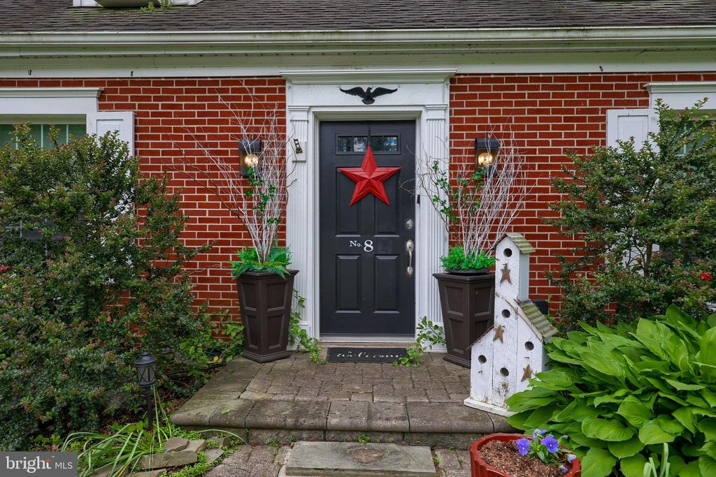 Photo of 8 Conestoga Boulevard, Lancaster, PA 17602 (MLS # PALA2051168)