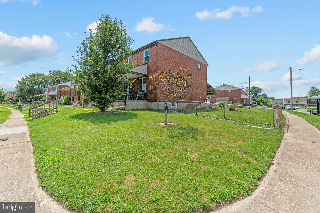936 FOXCROFT LANE