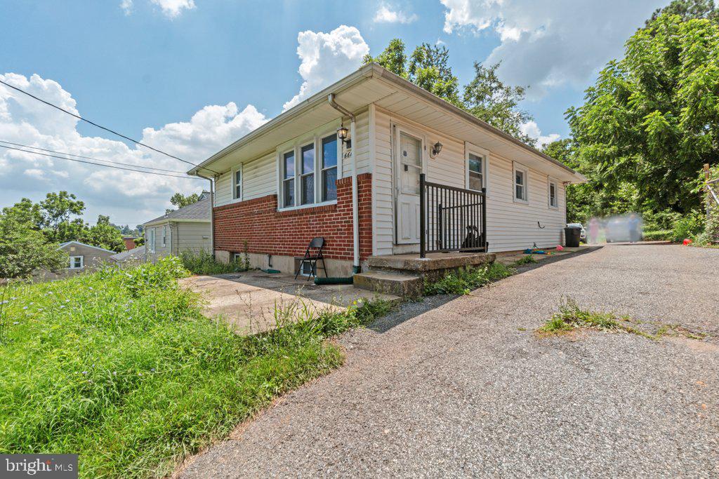 936 FOXCROFT LANE
