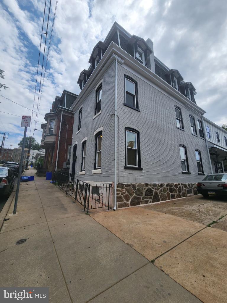MANAYUNK - Residential Lease