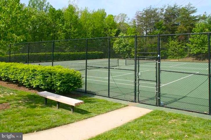 ISLAND CREEK - Residential