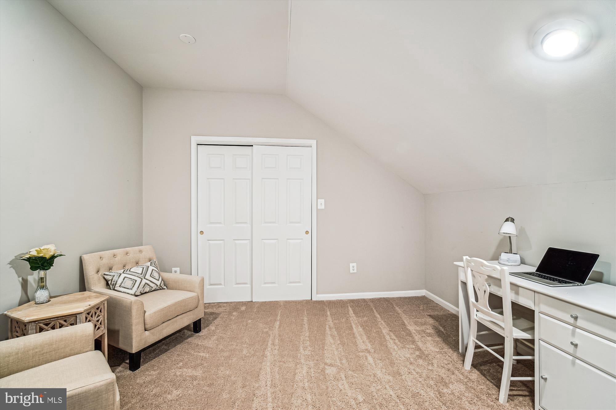 ISLAND CREEK - Residential