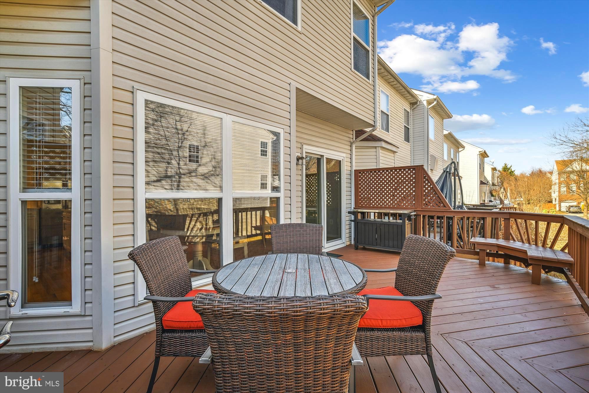 ISLAND CREEK - Residential