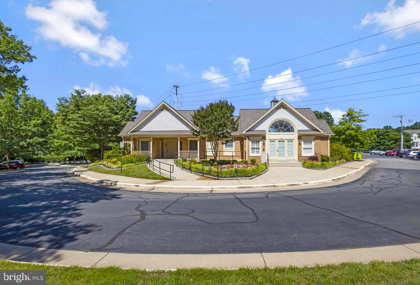 ISLAND CREEK - Residential