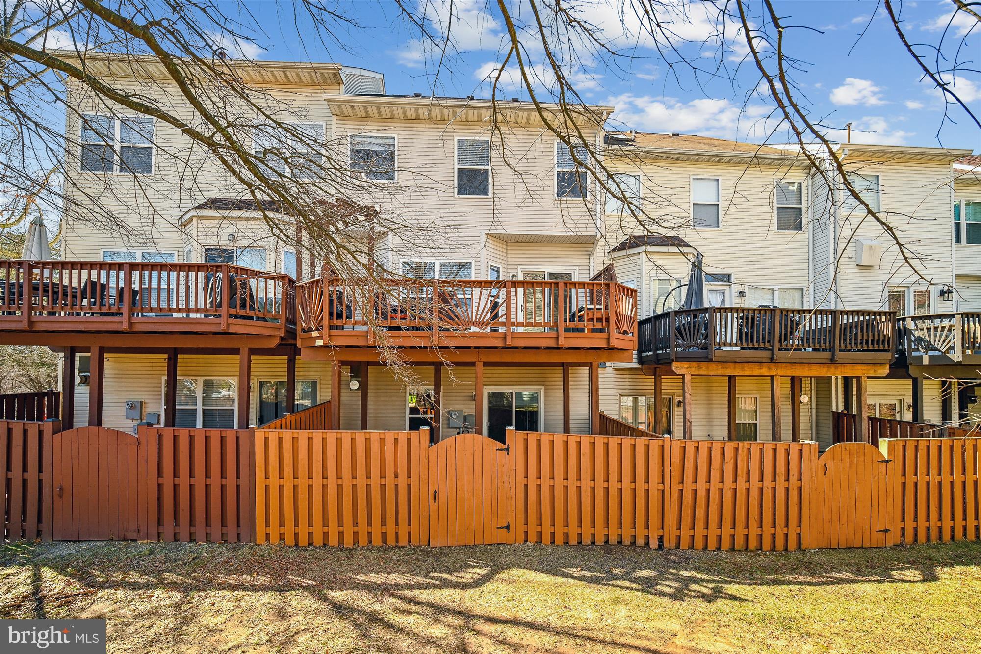 ISLAND CREEK - Residential