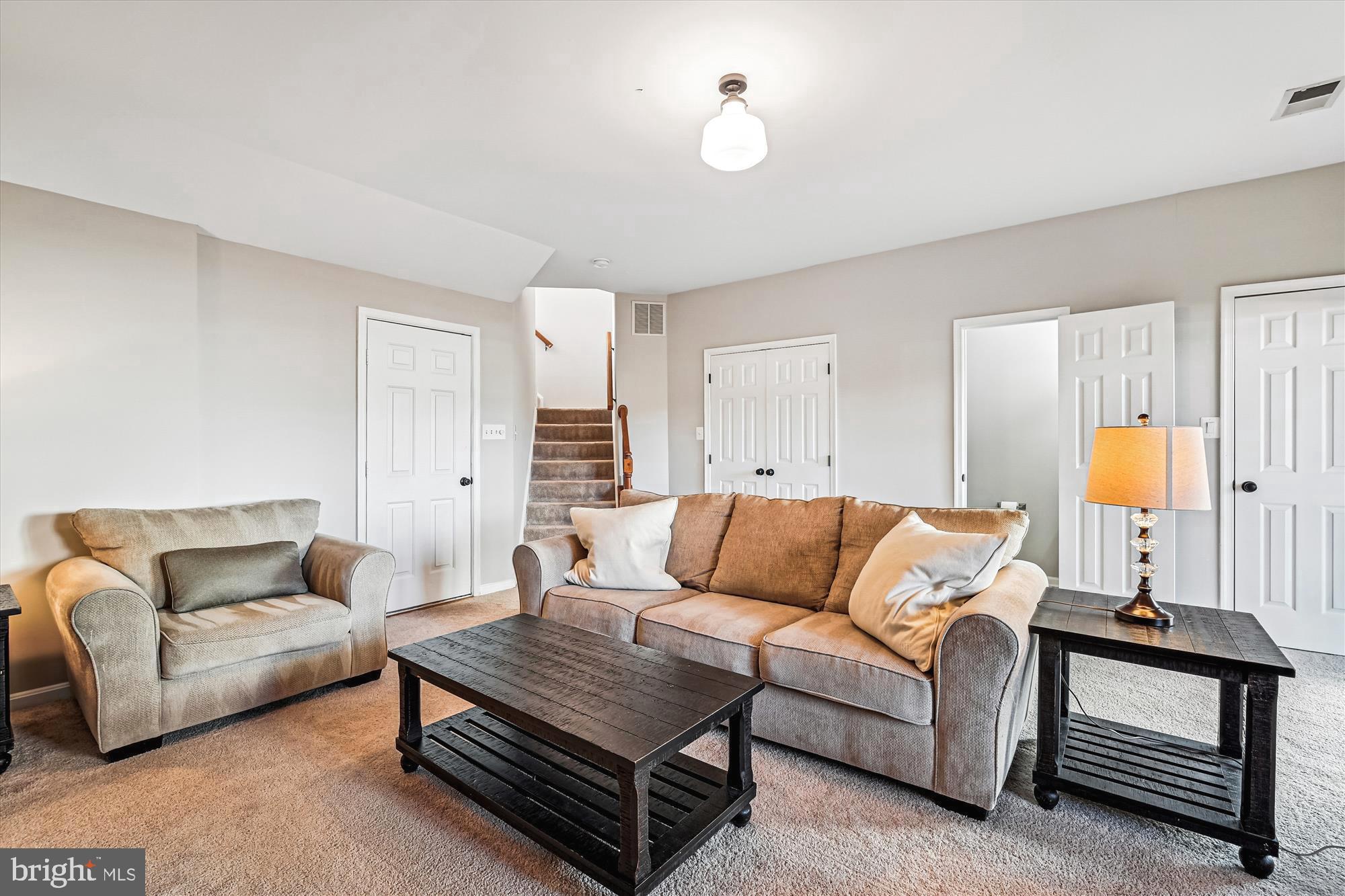 ISLAND CREEK - Residential