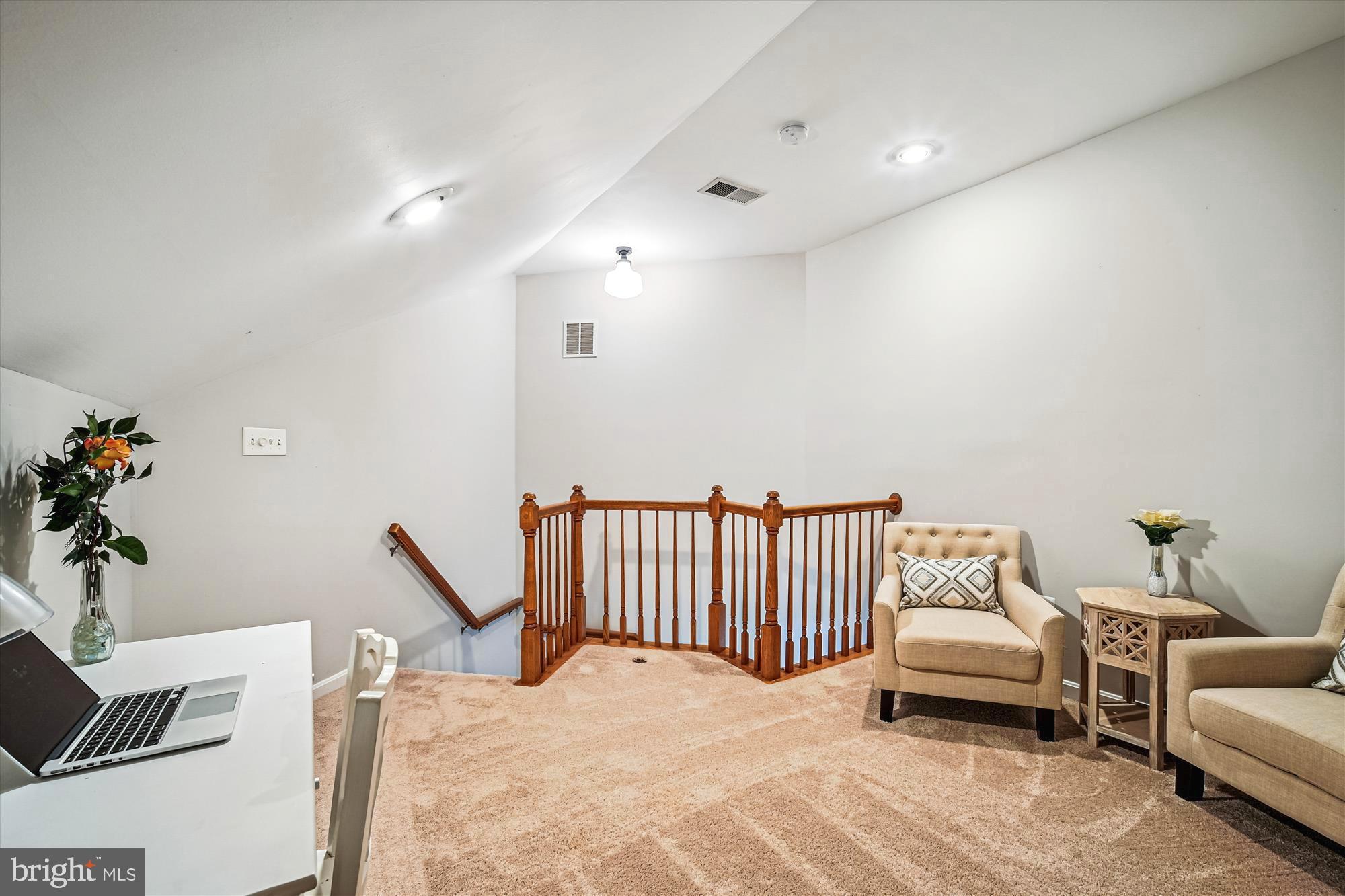 ISLAND CREEK - Residential