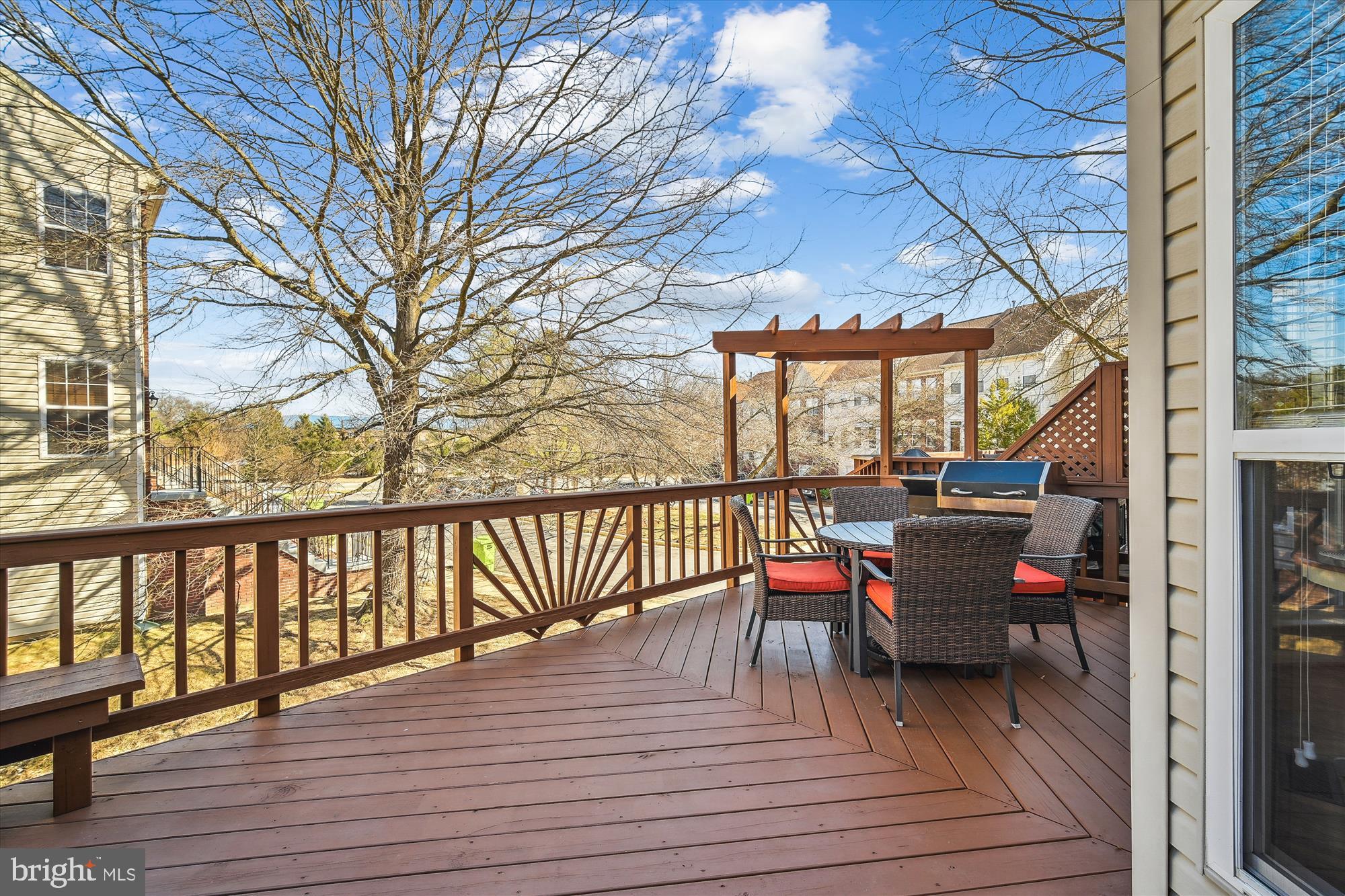 ISLAND CREEK - Residential