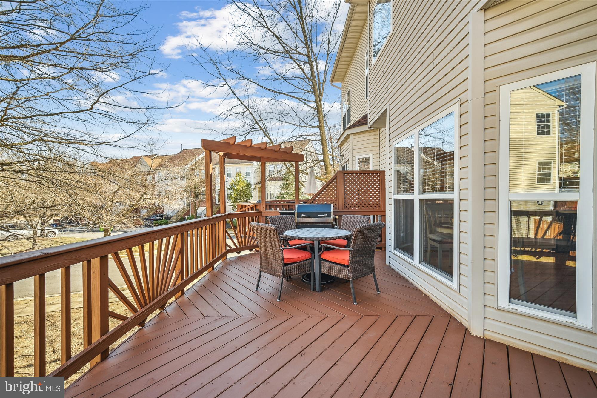 ISLAND CREEK - Residential