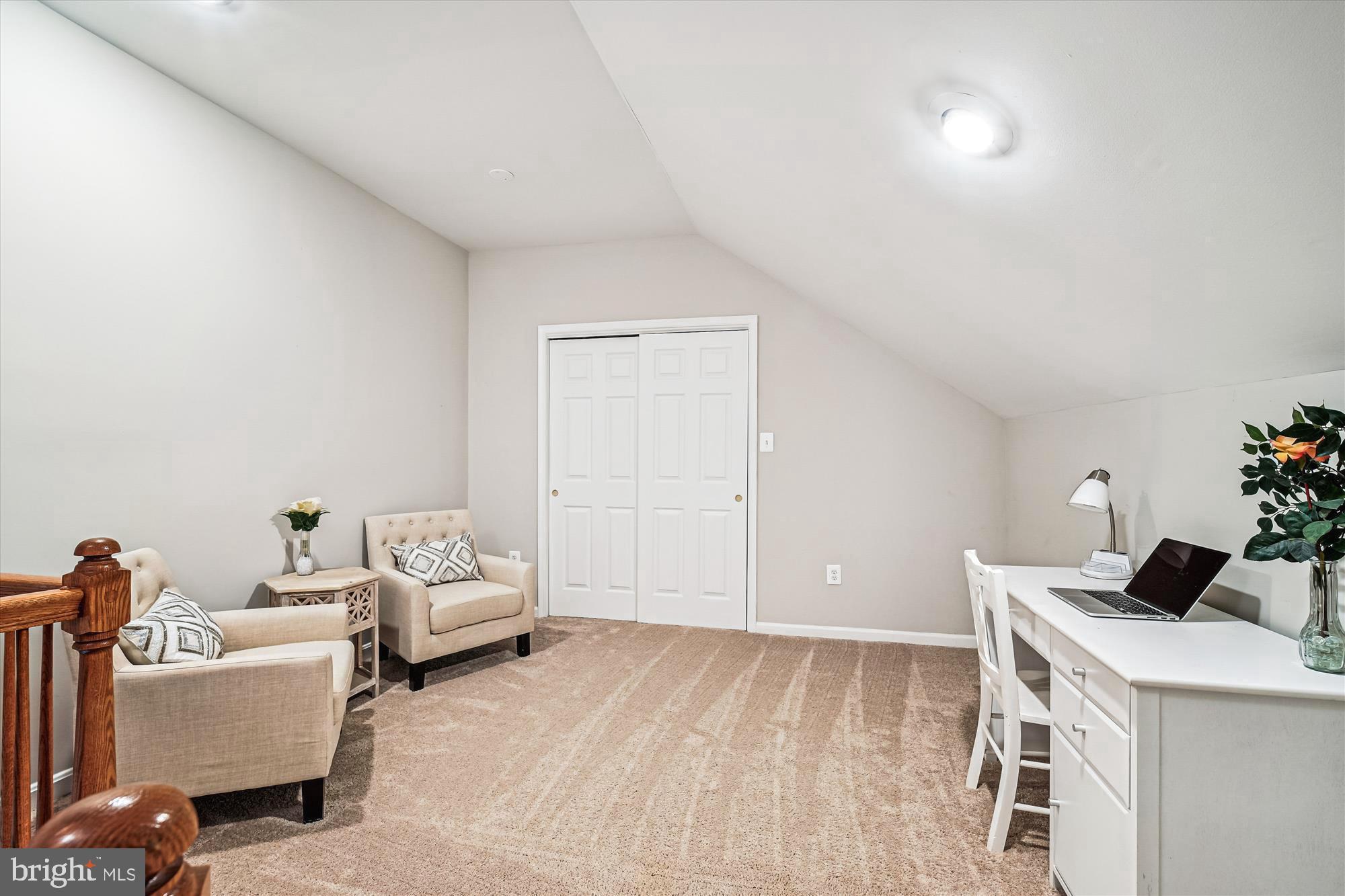 ISLAND CREEK - Residential