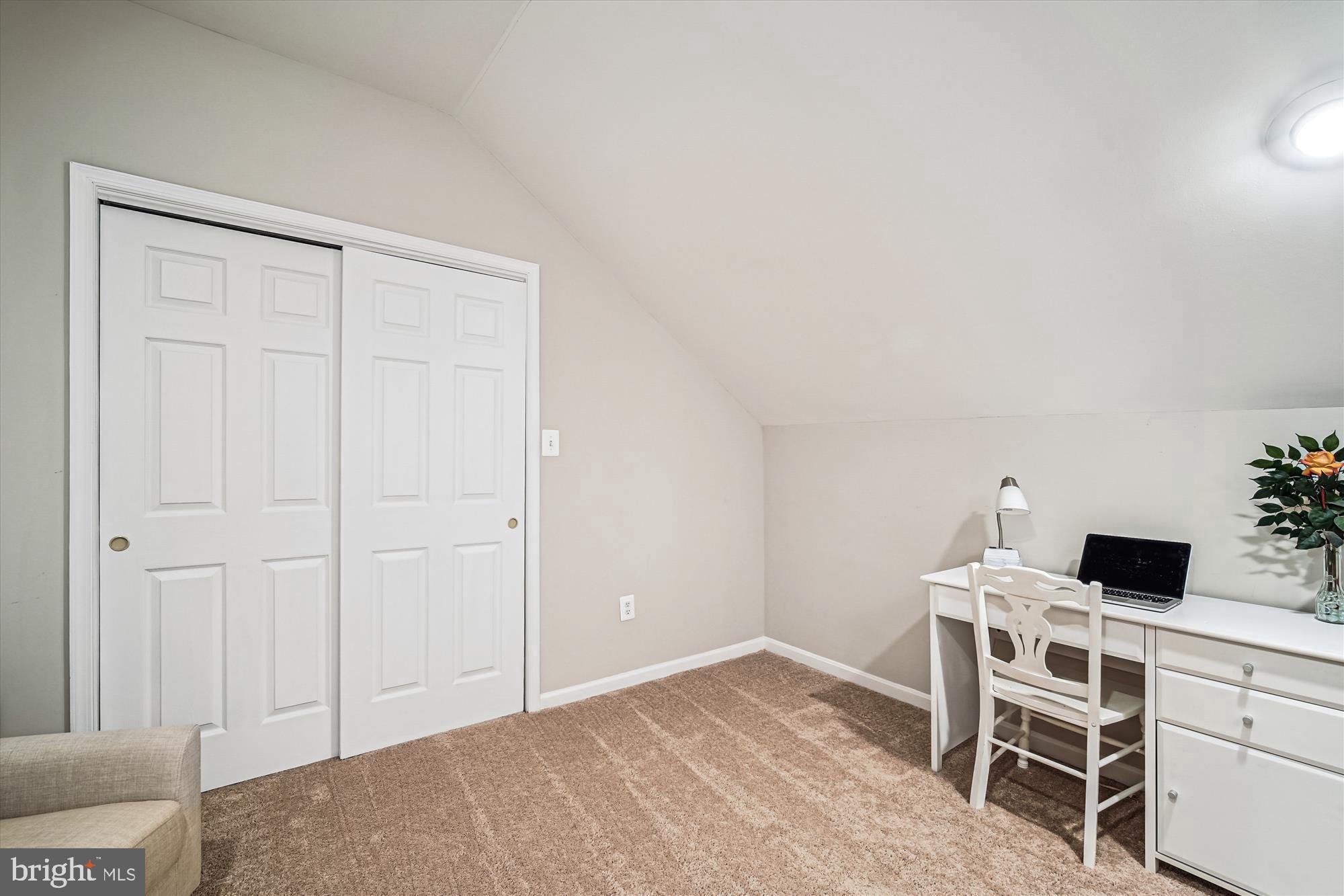 ISLAND CREEK - Residential