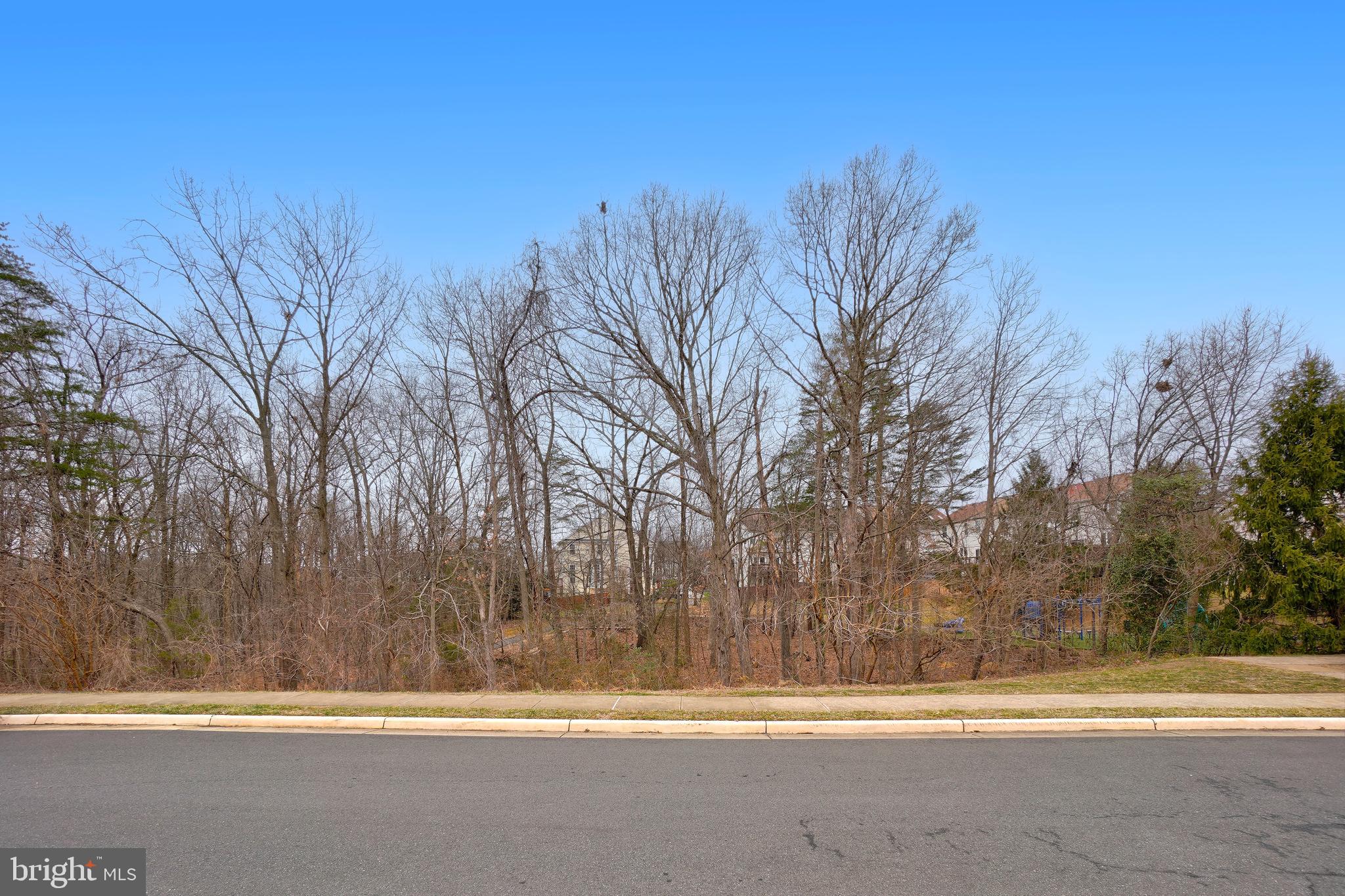 ISLAND CREEK - Residential