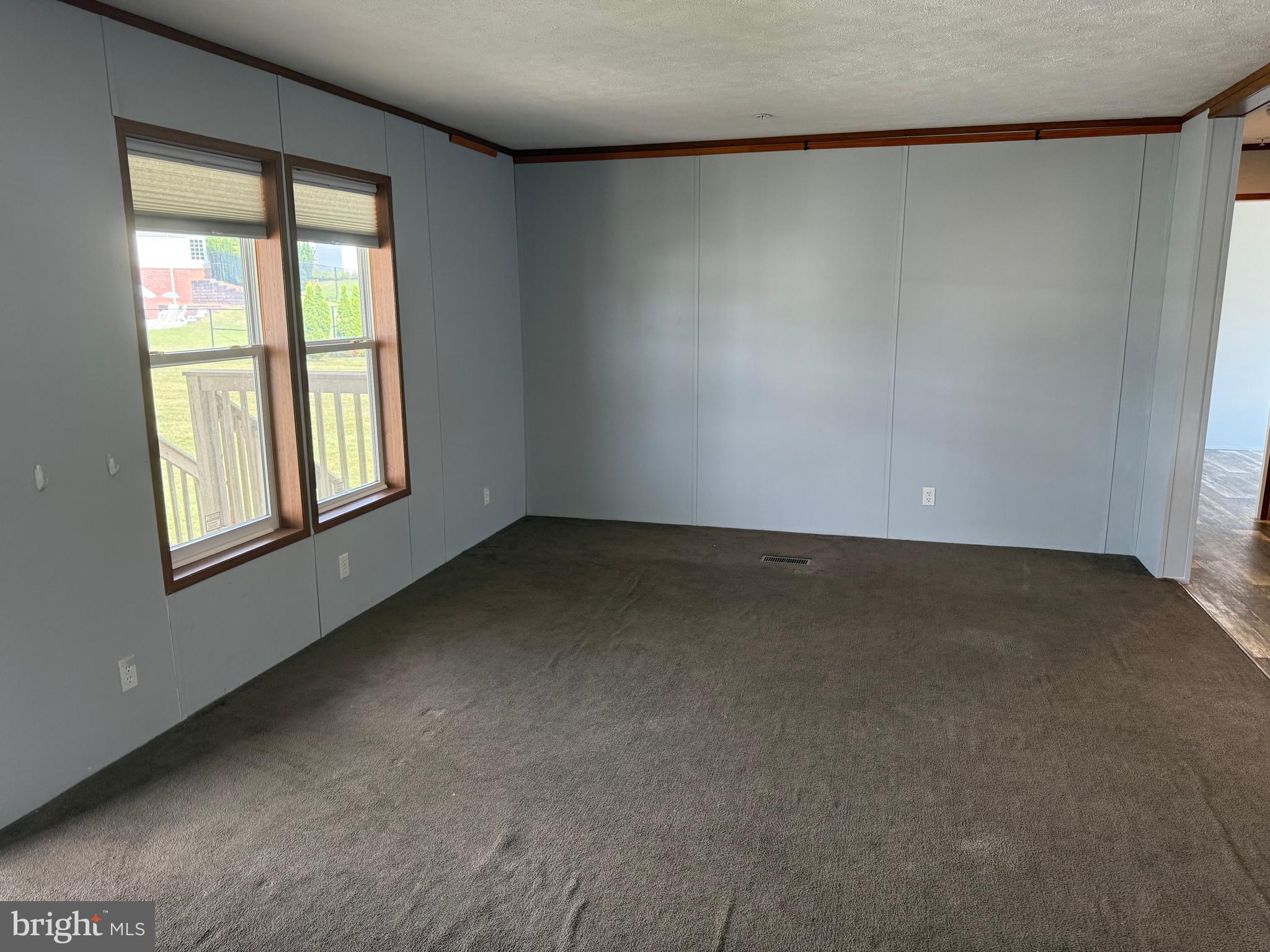 LAKESIDE VILLAGE - Residential