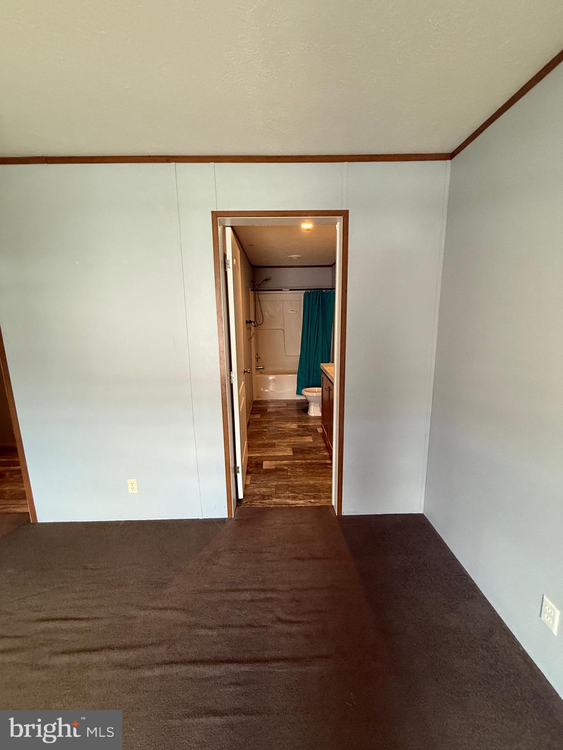 LAKESIDE VILLAGE - Residential