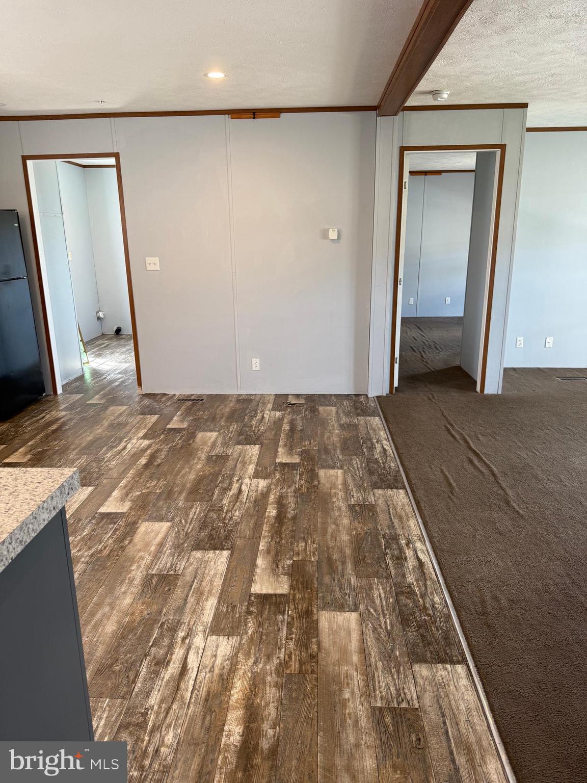 LAKESIDE VILLAGE - Residential