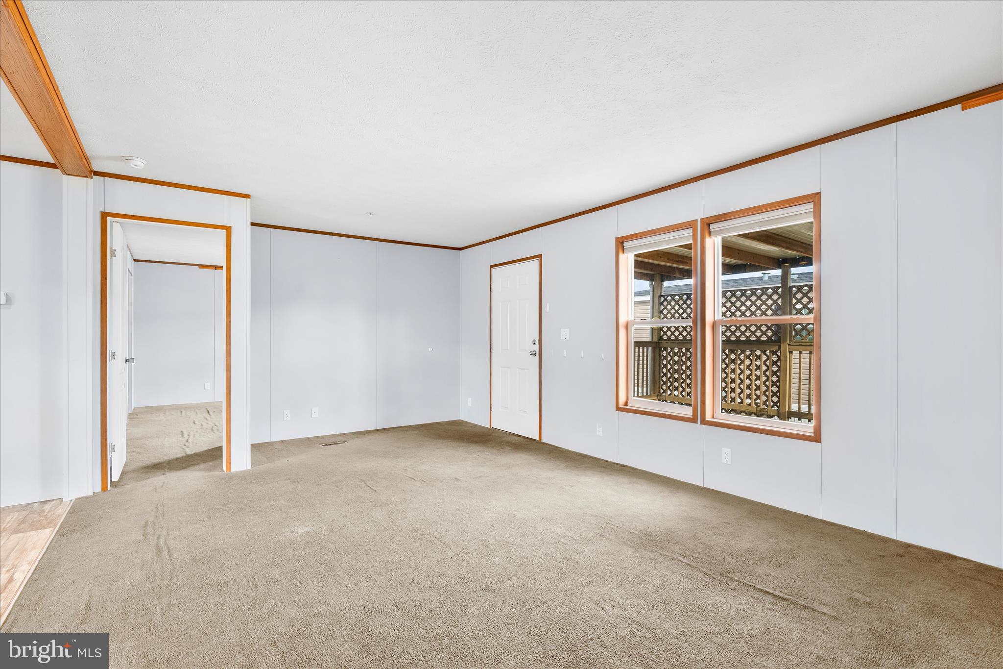 LAKESIDE VILLAGE - Residential