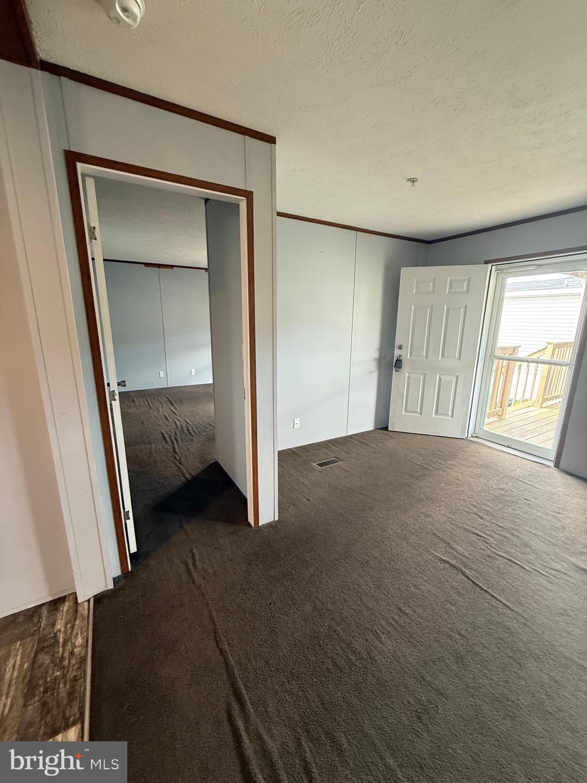 LAKESIDE VILLAGE - Residential