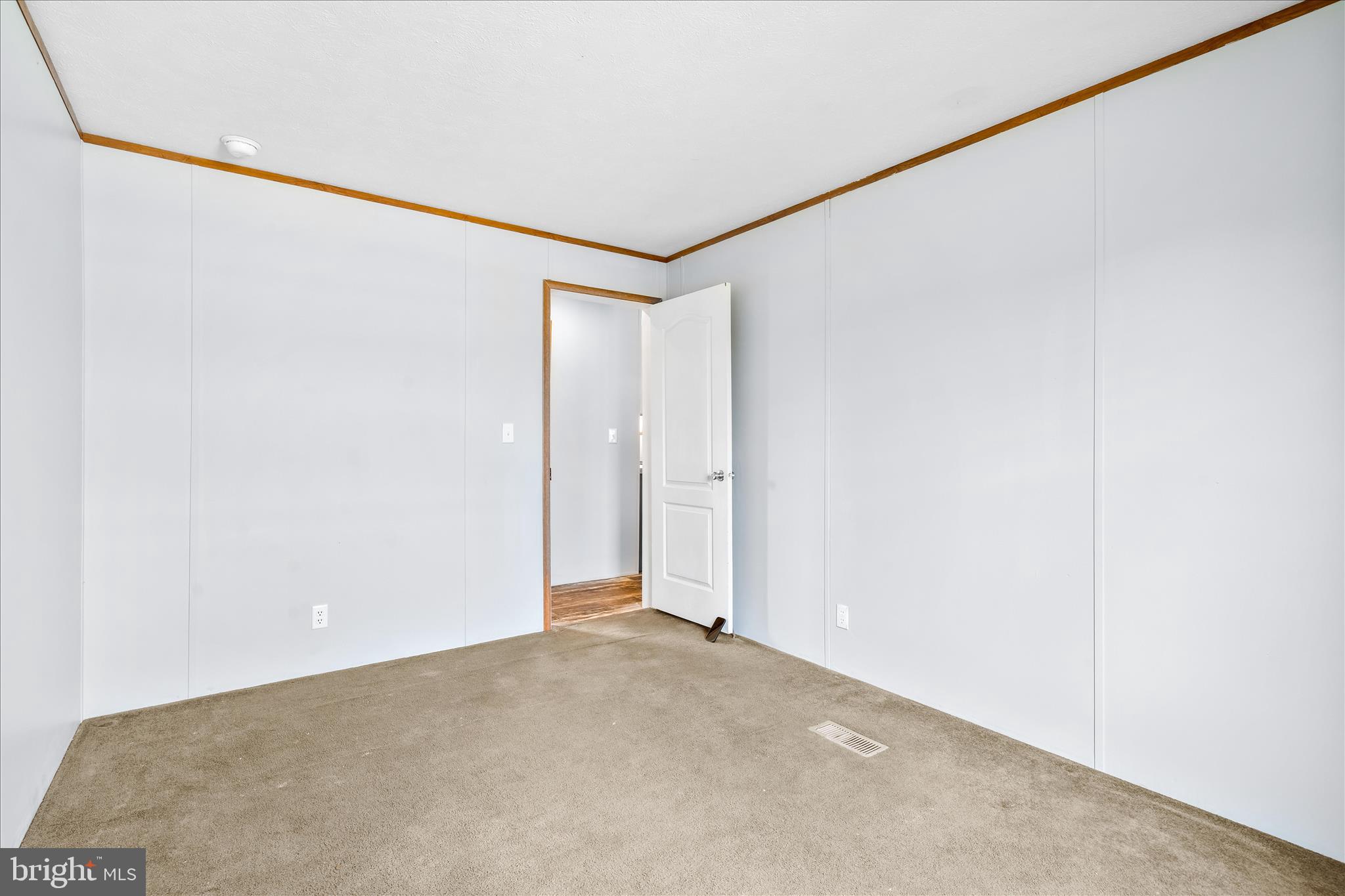 LAKESIDE VILLAGE - Residential