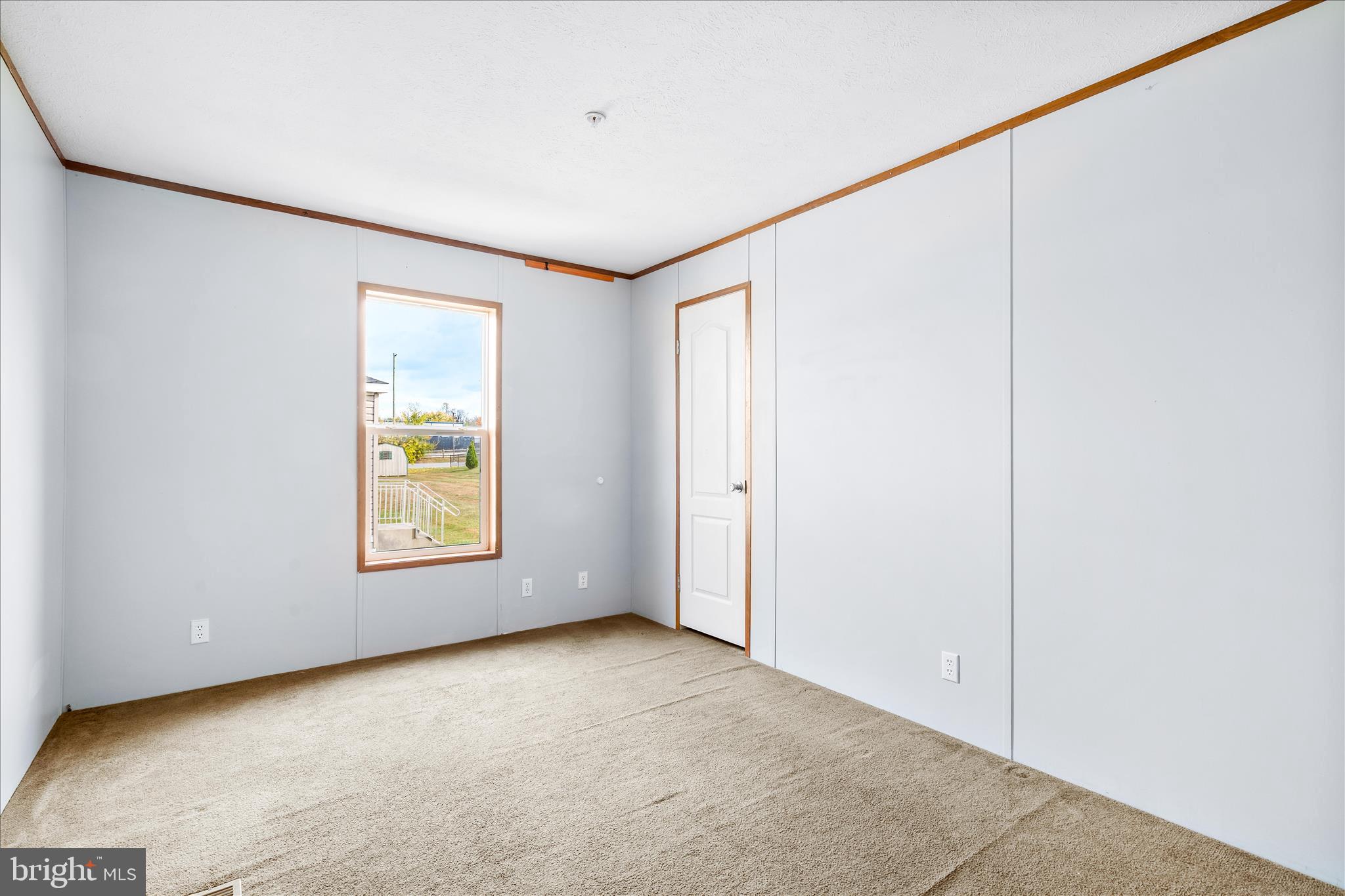 LAKESIDE VILLAGE - Residential