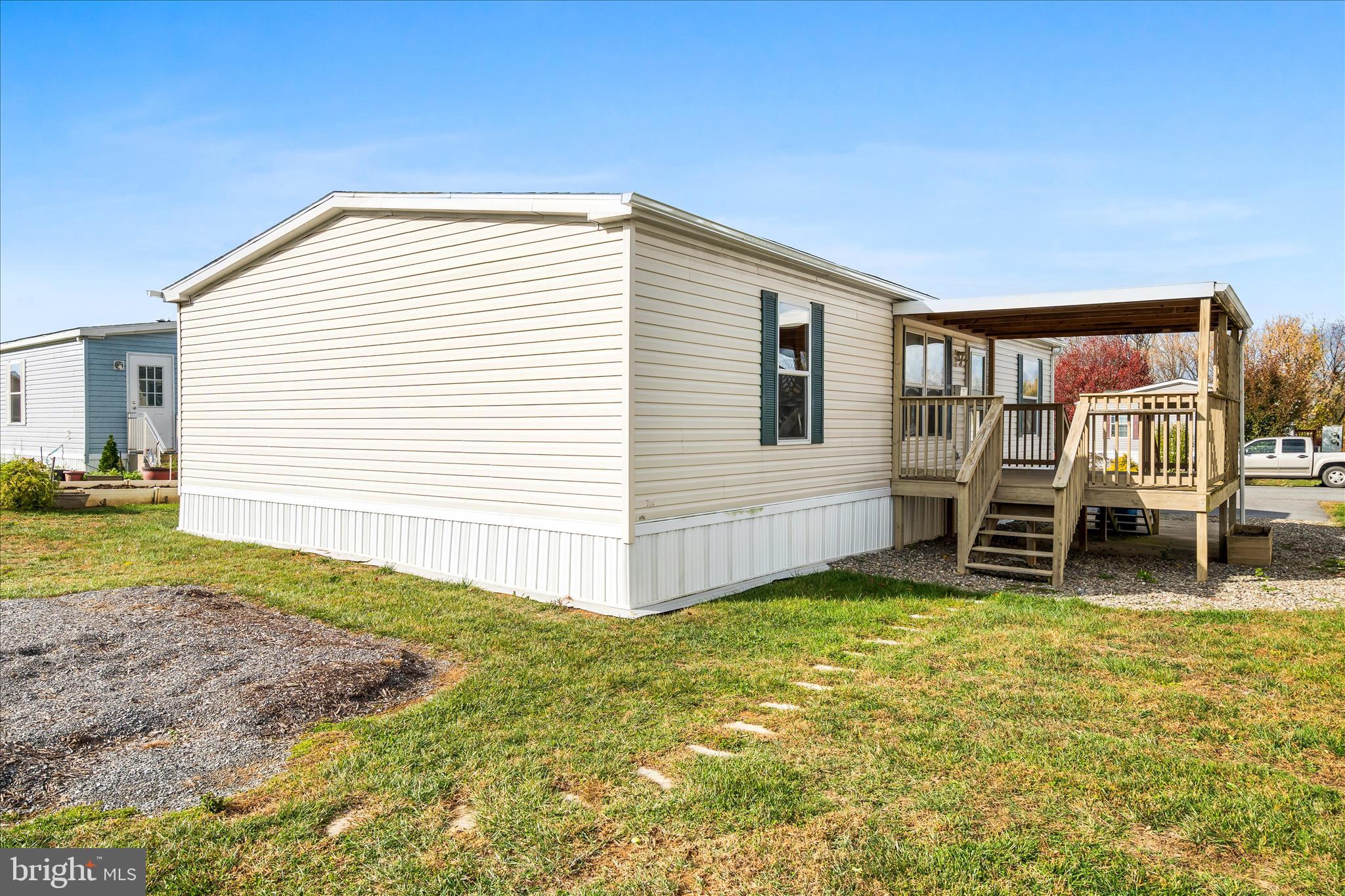 LAKESIDE VILLAGE - Residential