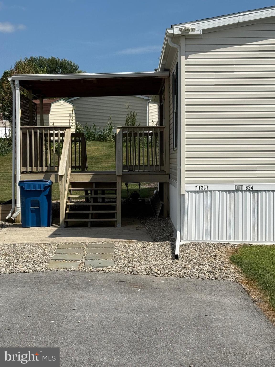 LAKESIDE VILLAGE - Residential