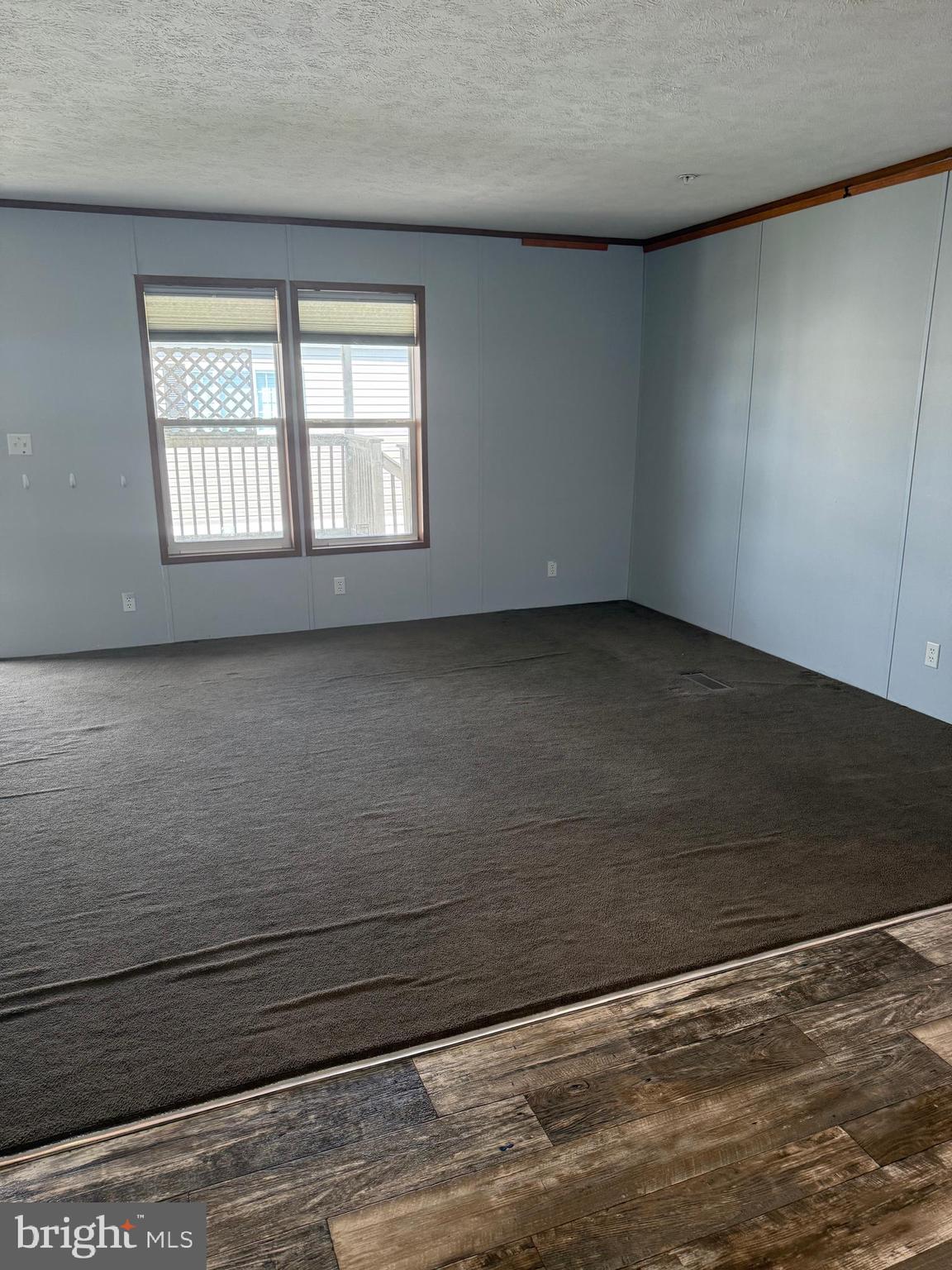 LAKESIDE VILLAGE - Residential