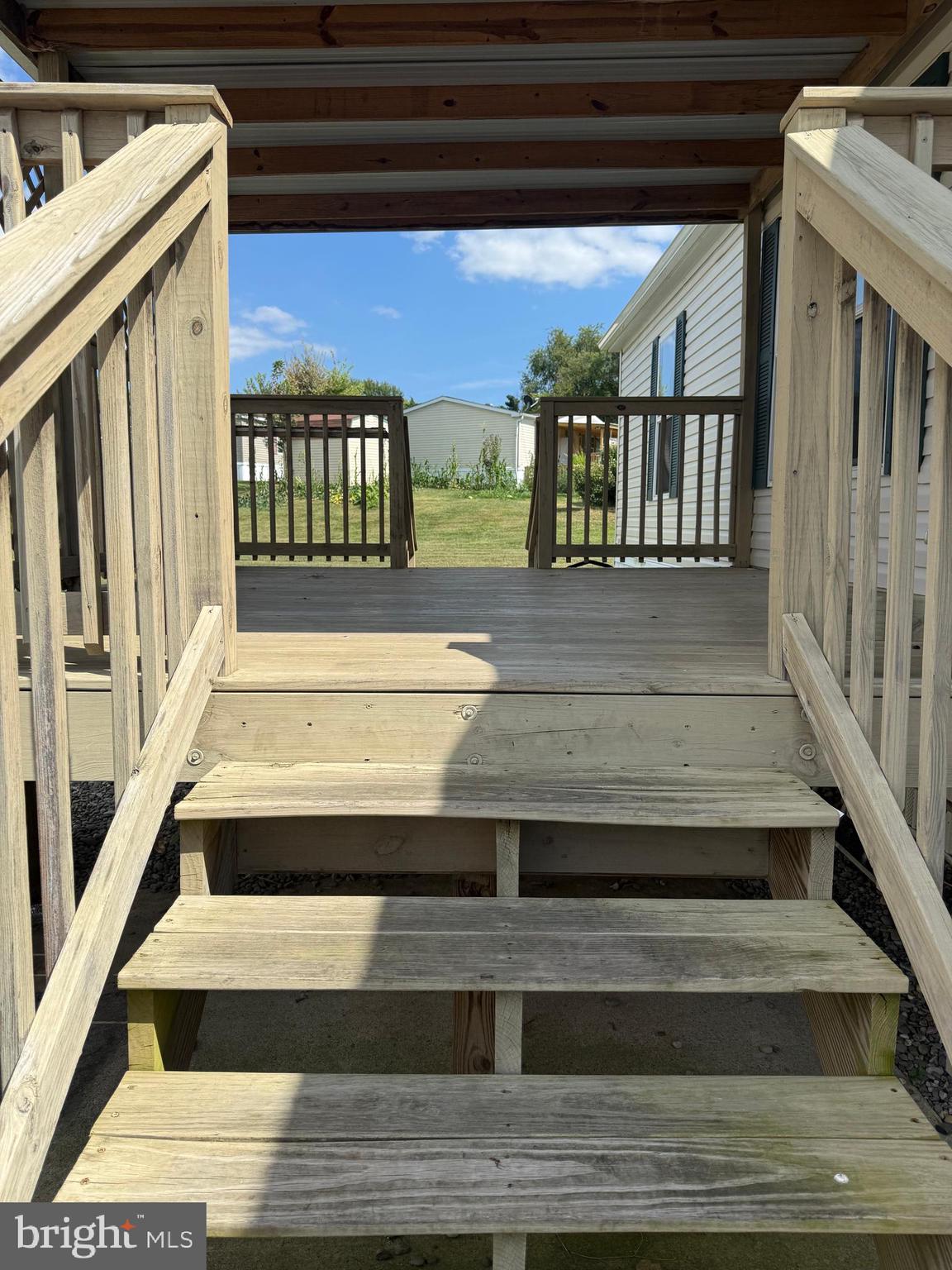 LAKESIDE VILLAGE - Residential