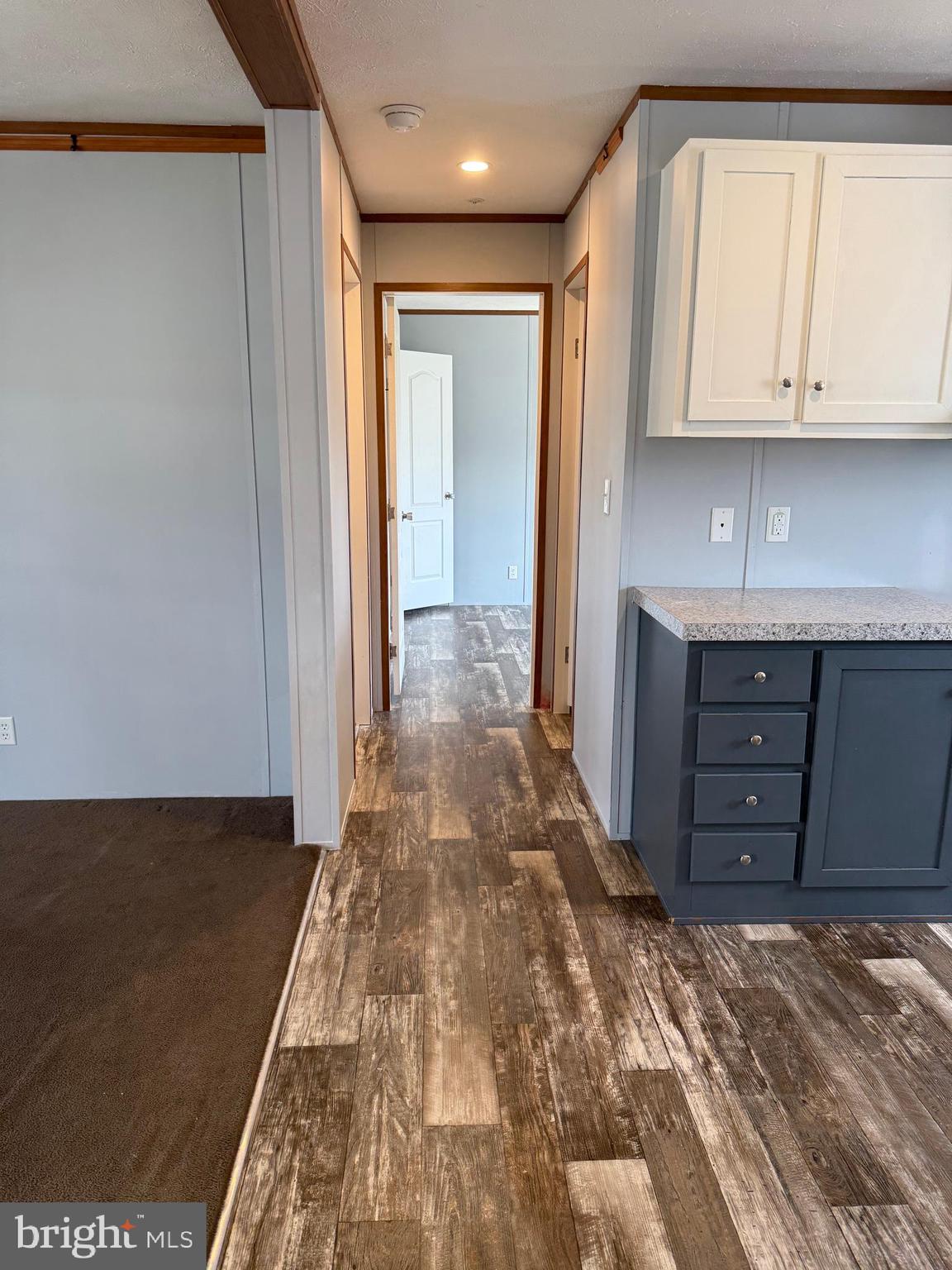 LAKESIDE VILLAGE - Residential