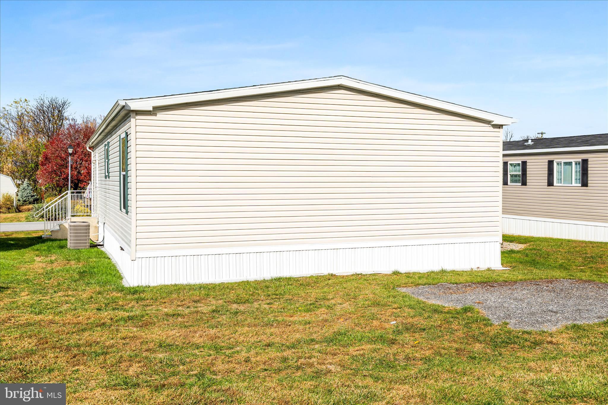 LAKESIDE VILLAGE - Residential