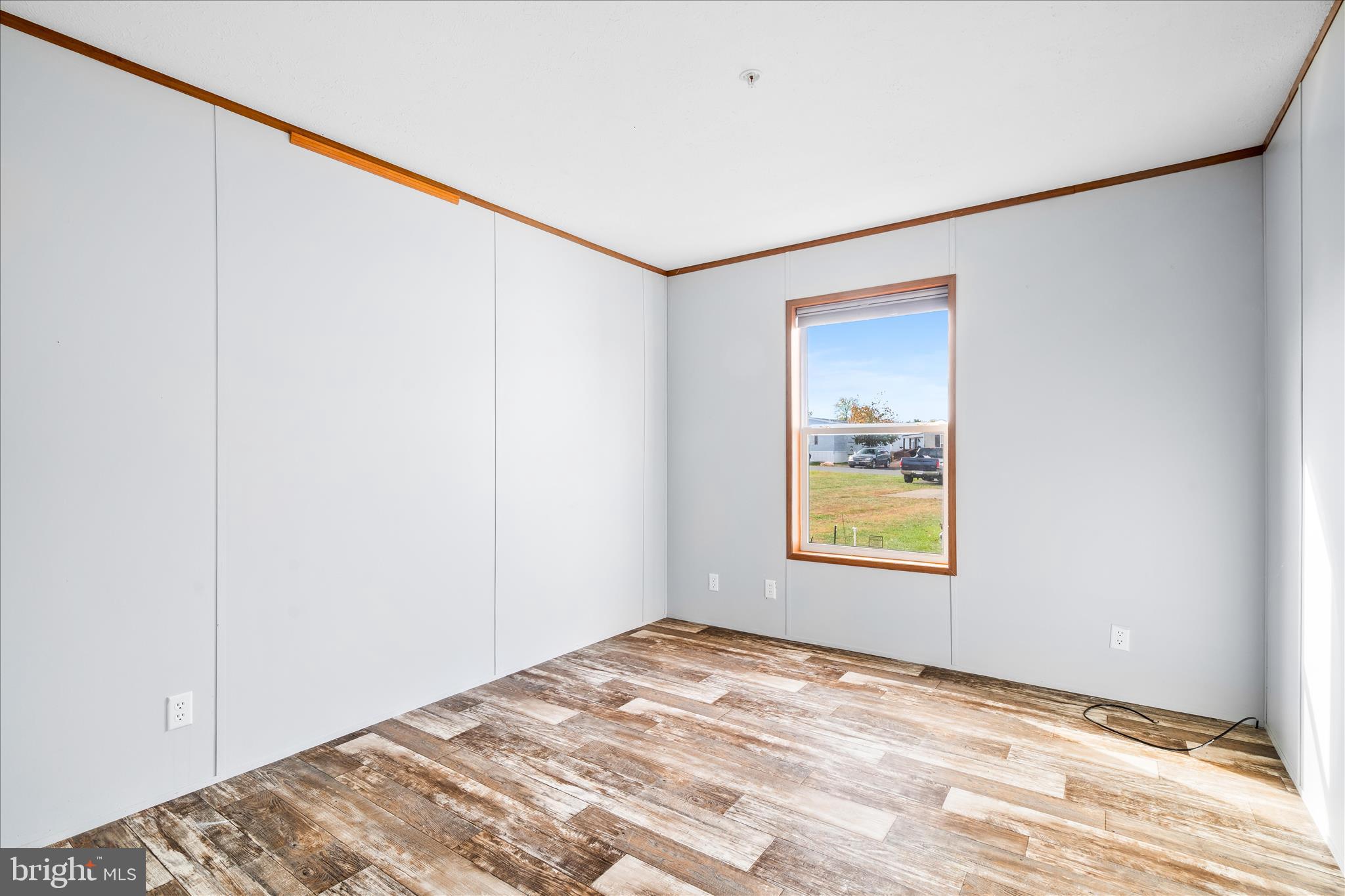 LAKESIDE VILLAGE - Residential