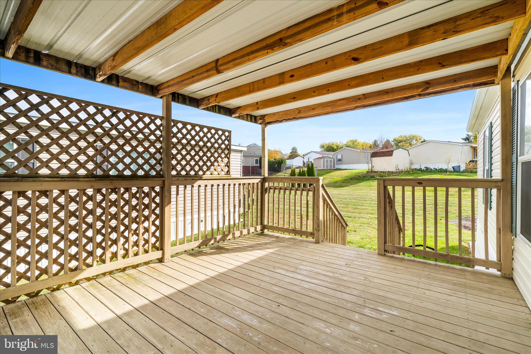 LAKESIDE VILLAGE - Residential