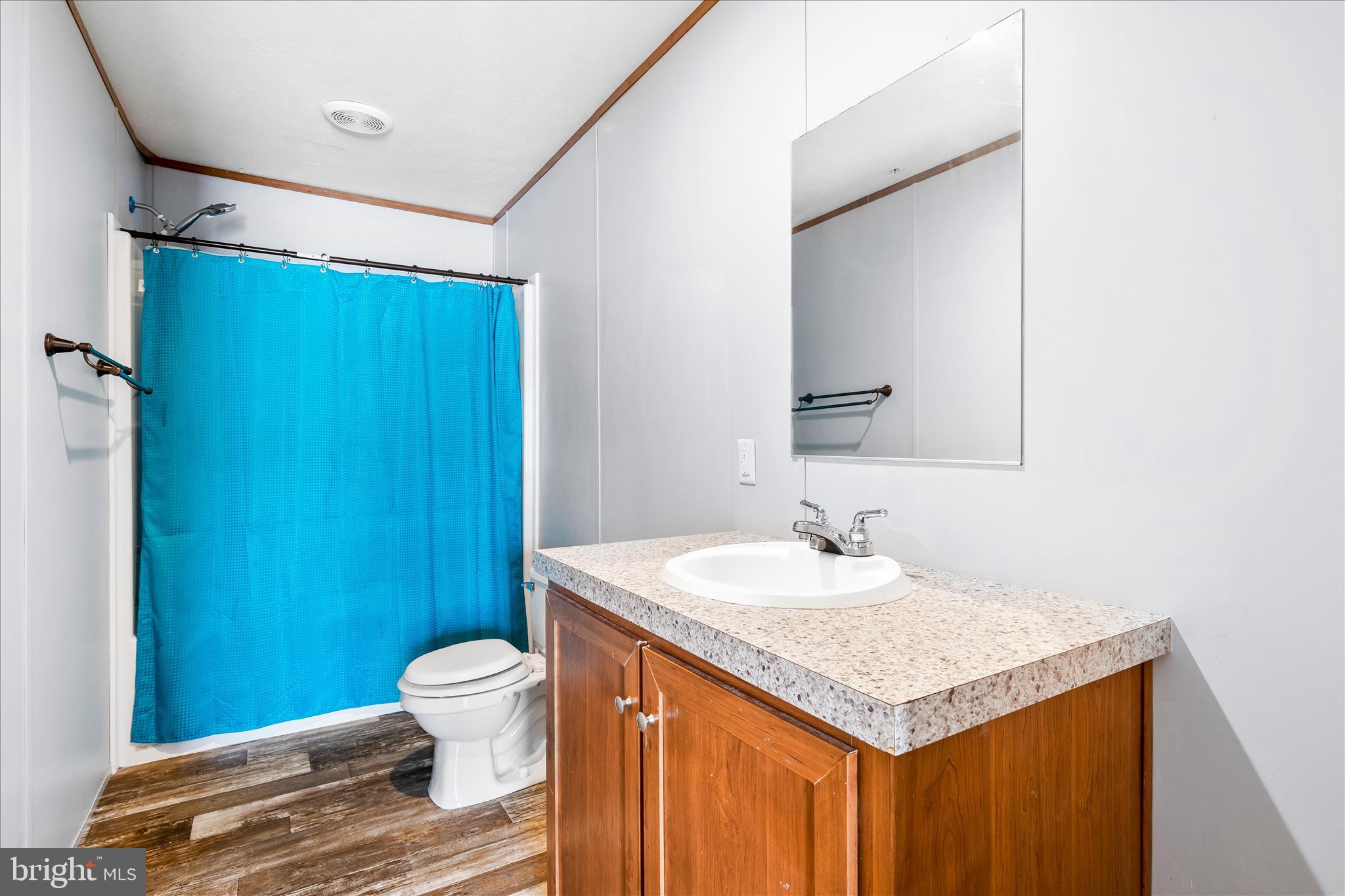 LAKESIDE VILLAGE - Residential