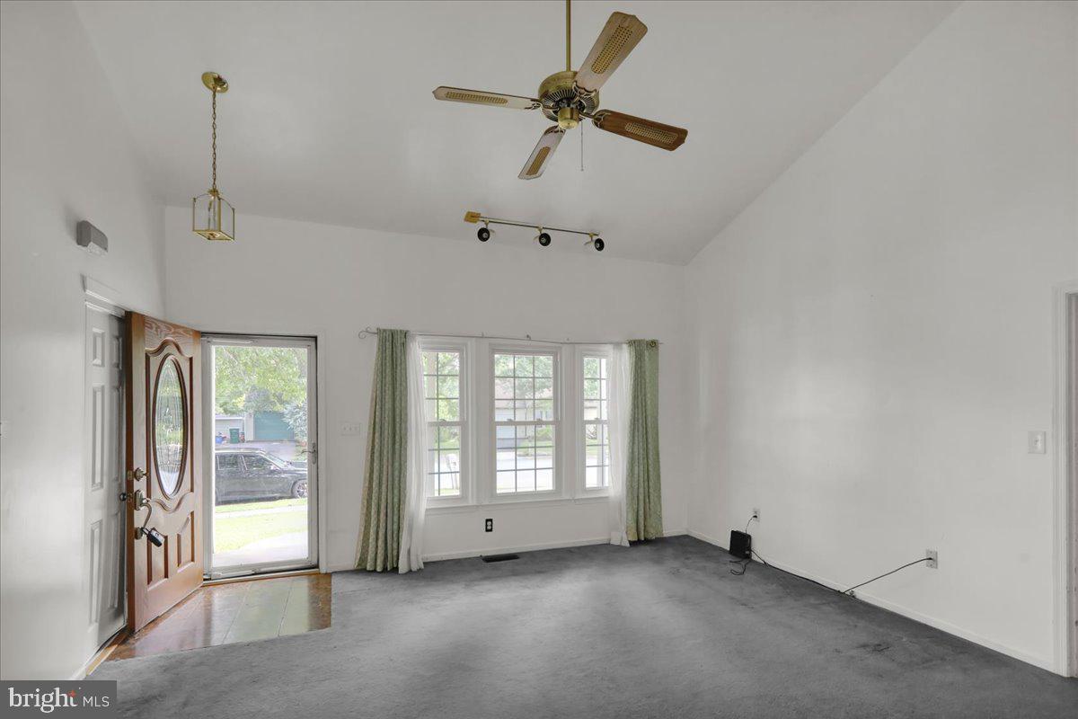 4619 N PHEASANT RUN