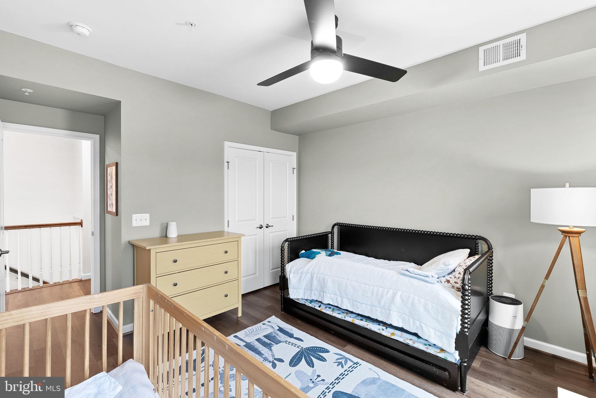 CRESCENT PLACE - Residential