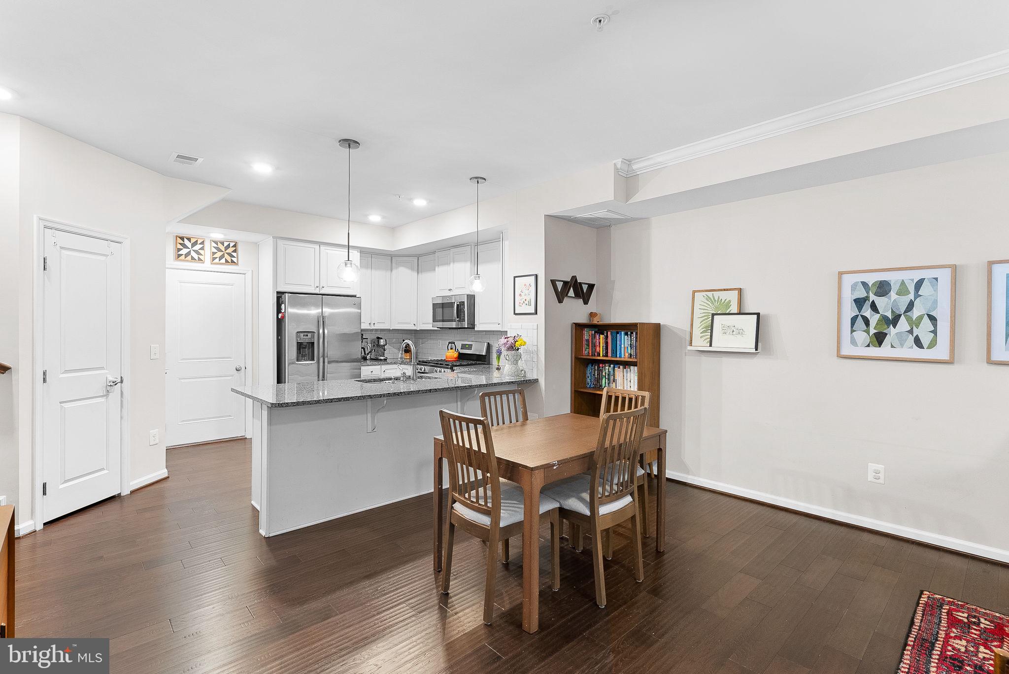 CRESCENT PLACE - Residential