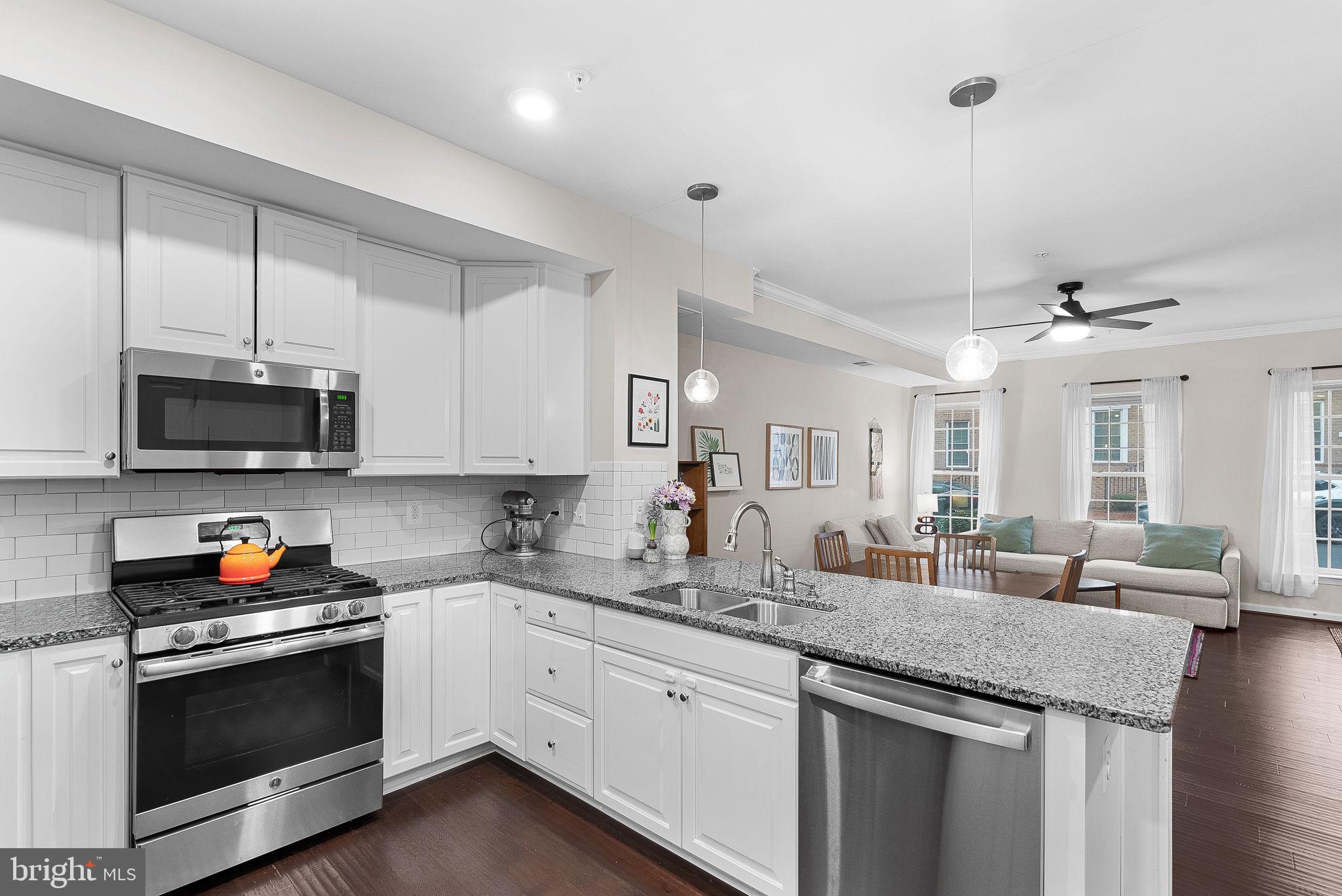 CRESCENT PLACE - Residential