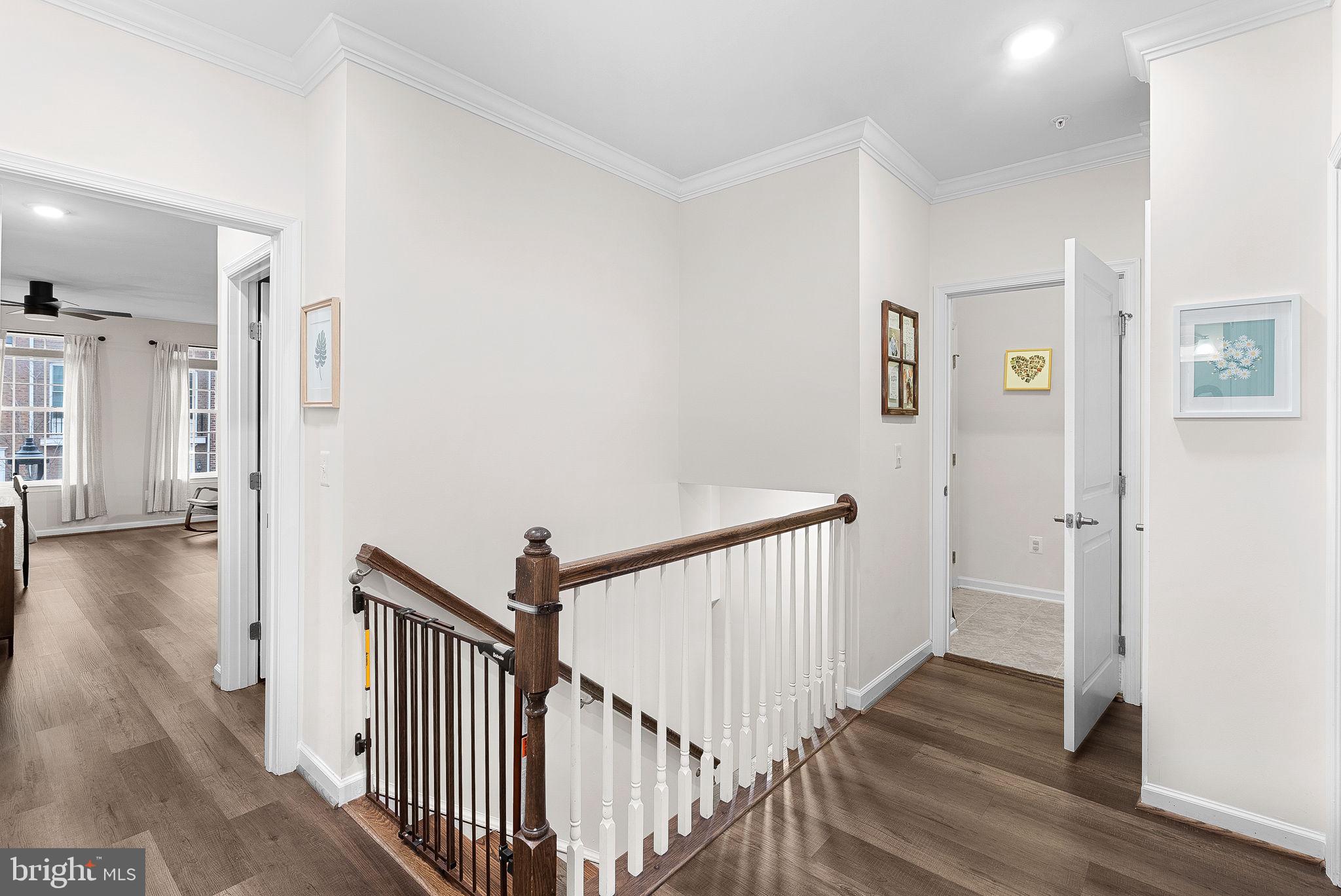 CRESCENT PLACE - Residential