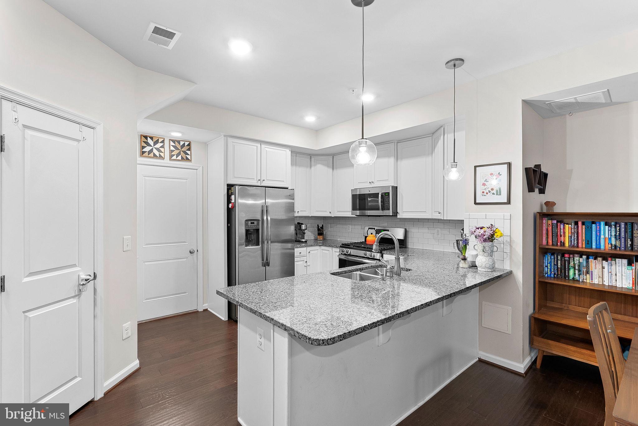 CRESCENT PLACE - Residential