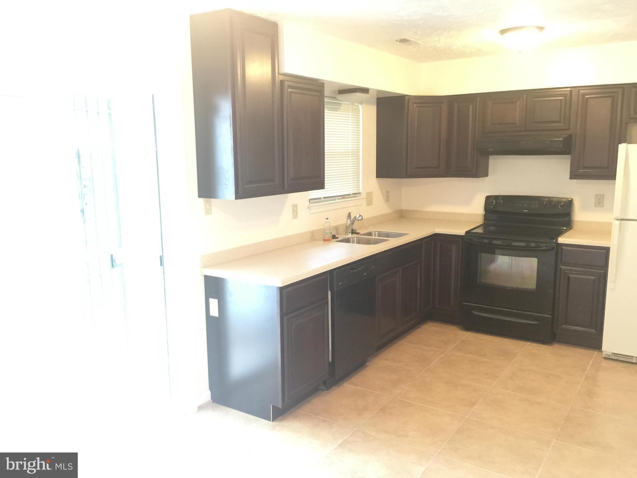 MILLWOOD TOWNE - PLAT TW - Residential Lease