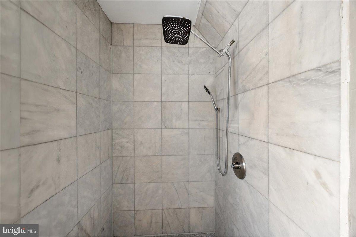 GRADUATE HOSPITAL - Residential Lease