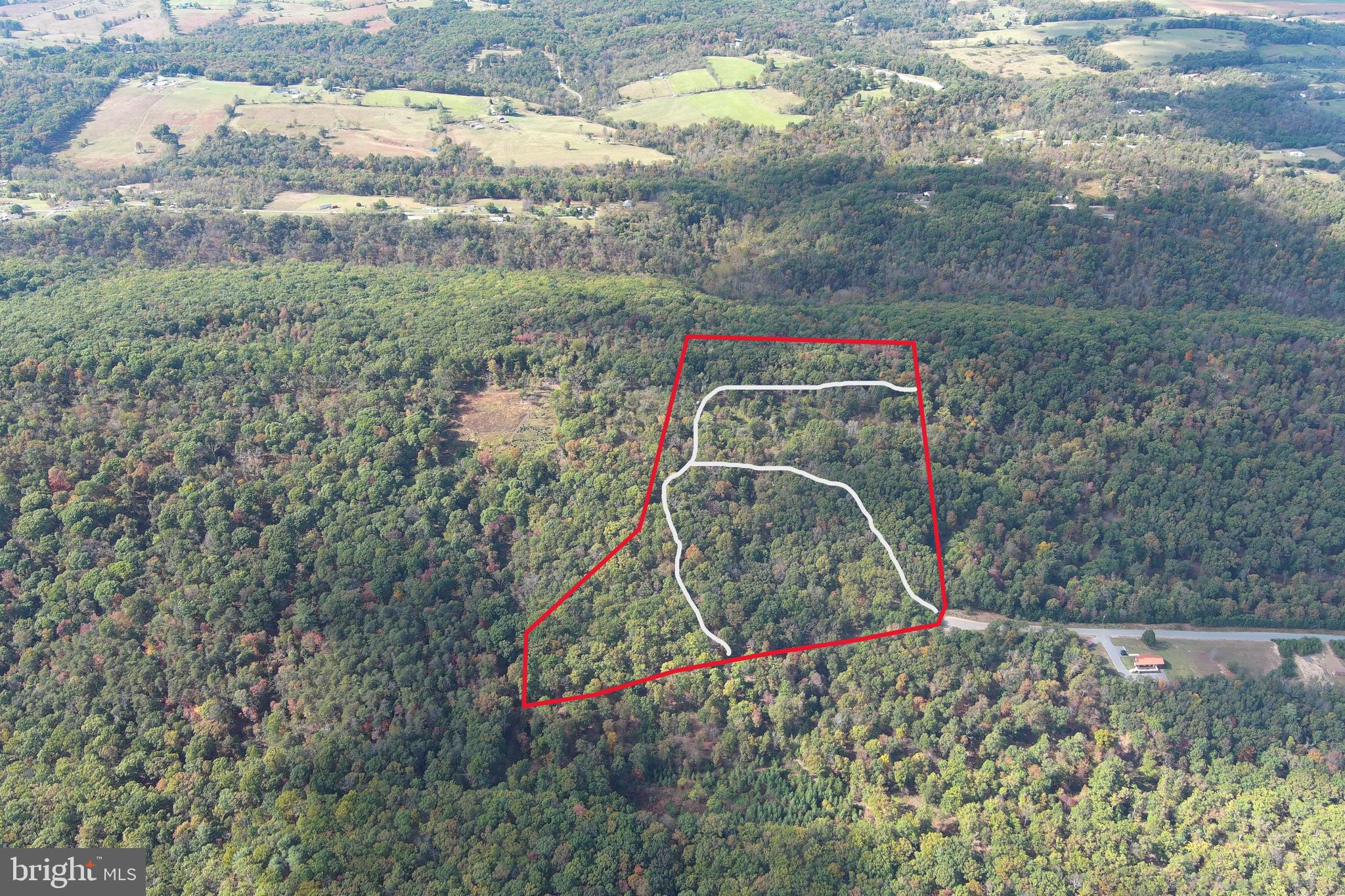 QUIVEY'S GROVE - Land