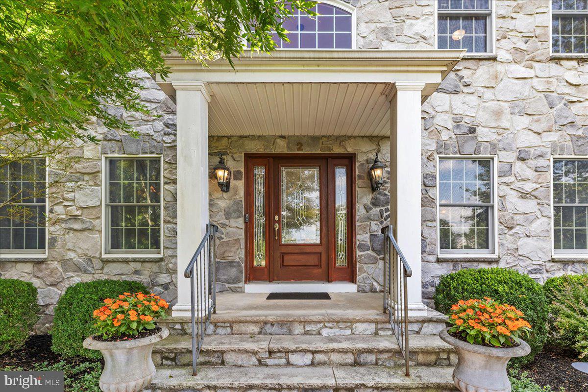 2 SCENIC HILLS COURT