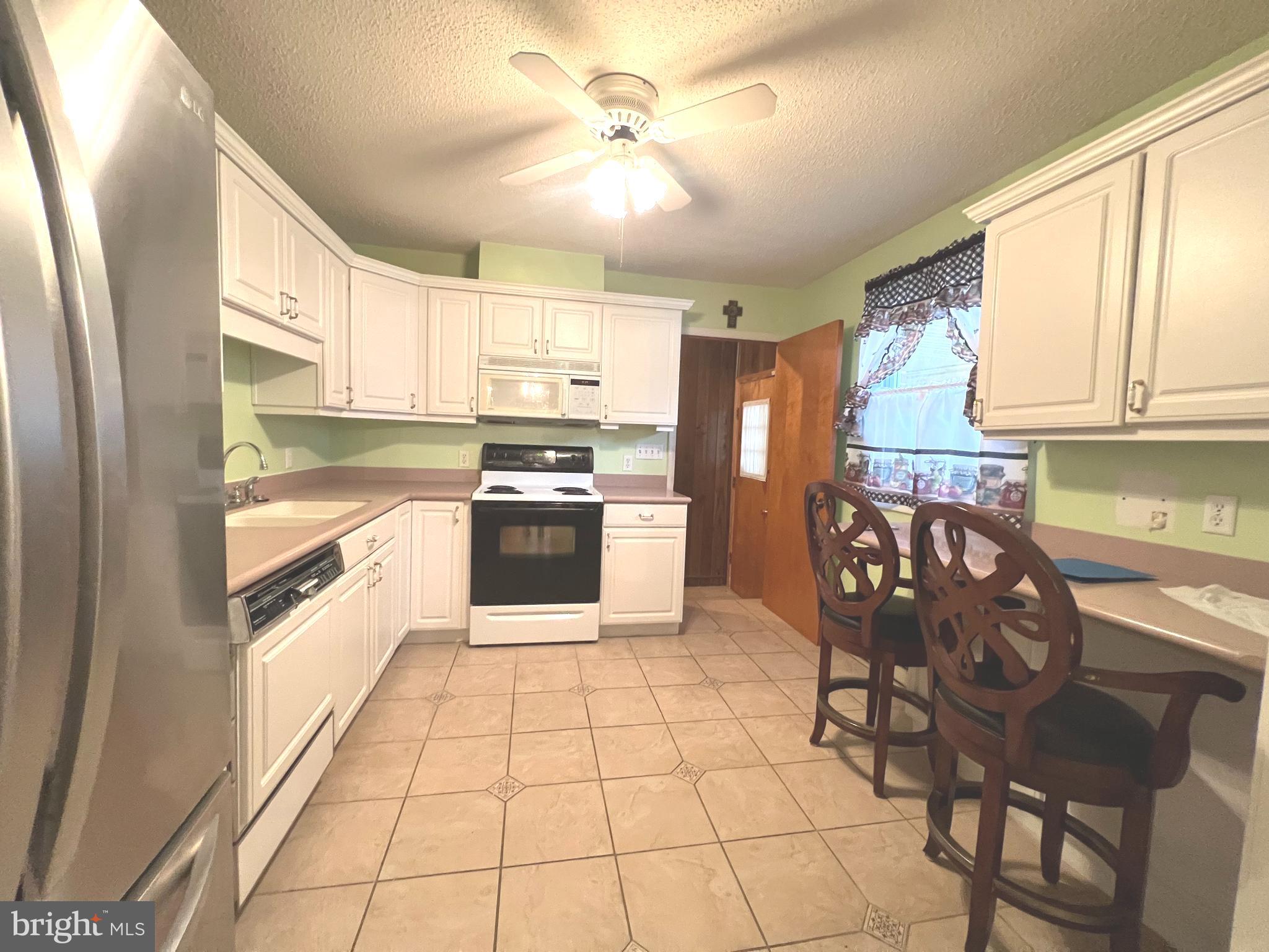 SKY-LIN PARK - Residential Lease