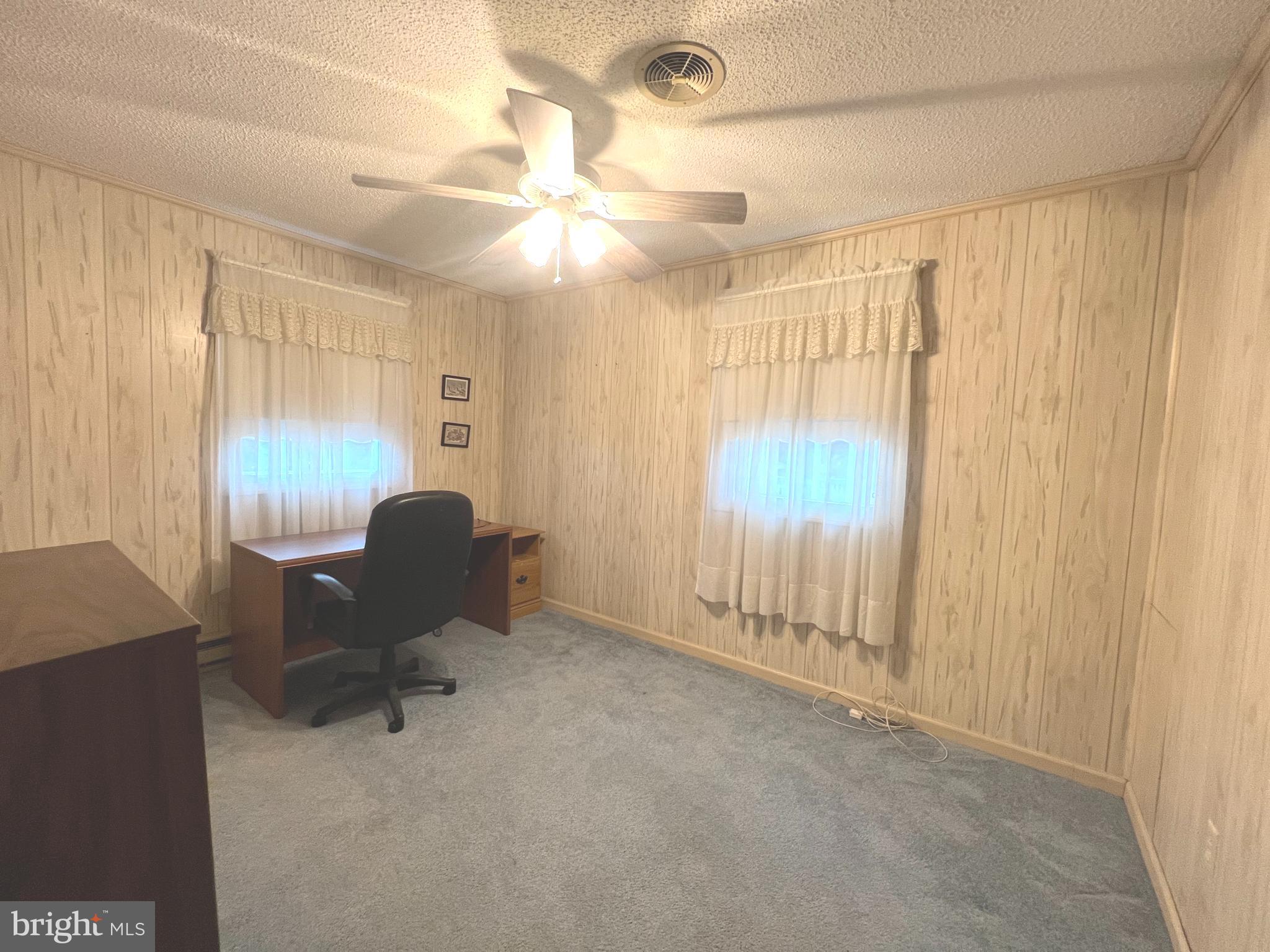 SKY-LIN PARK - Residential Lease