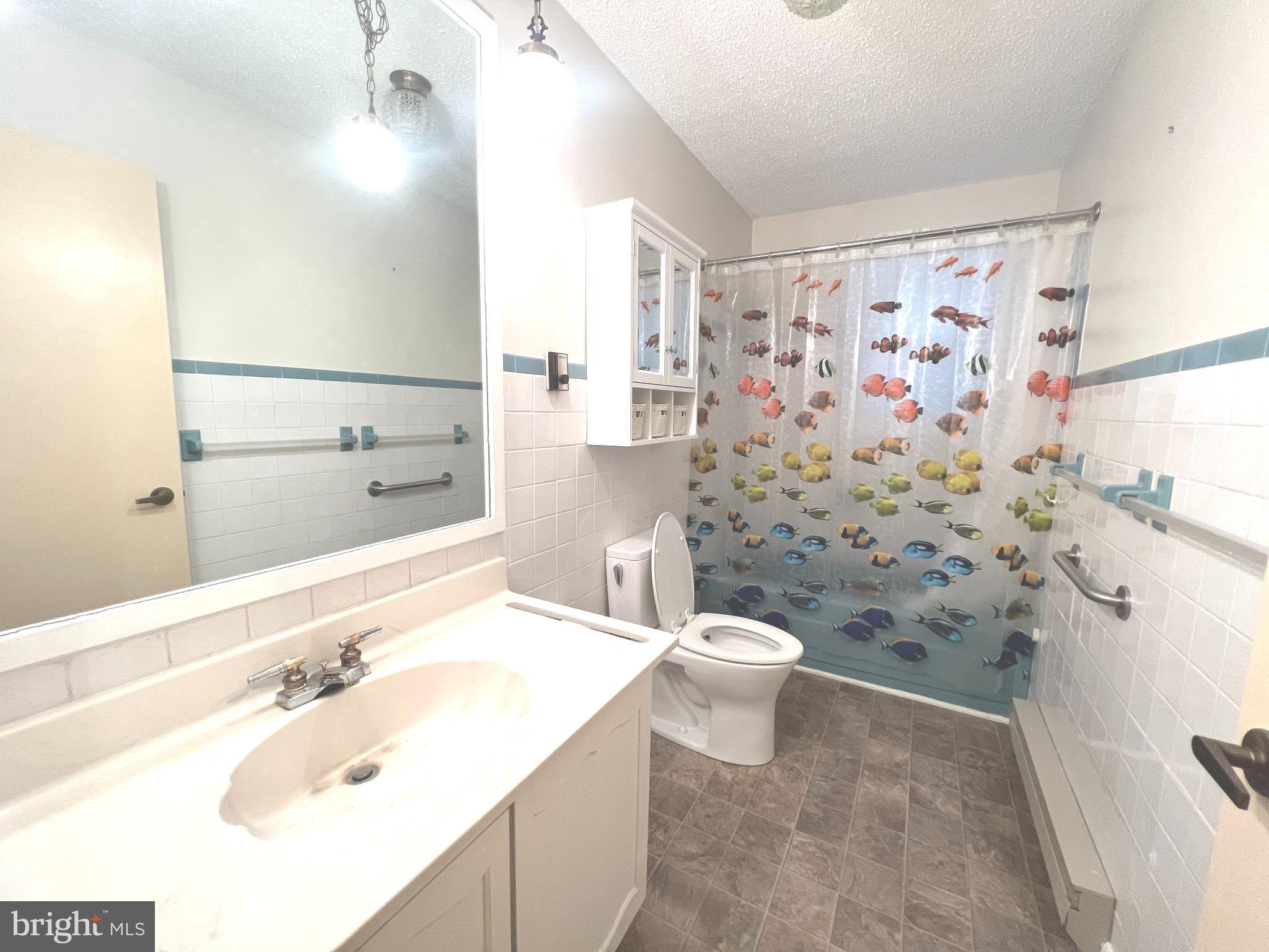 SKY-LIN PARK - Residential Lease