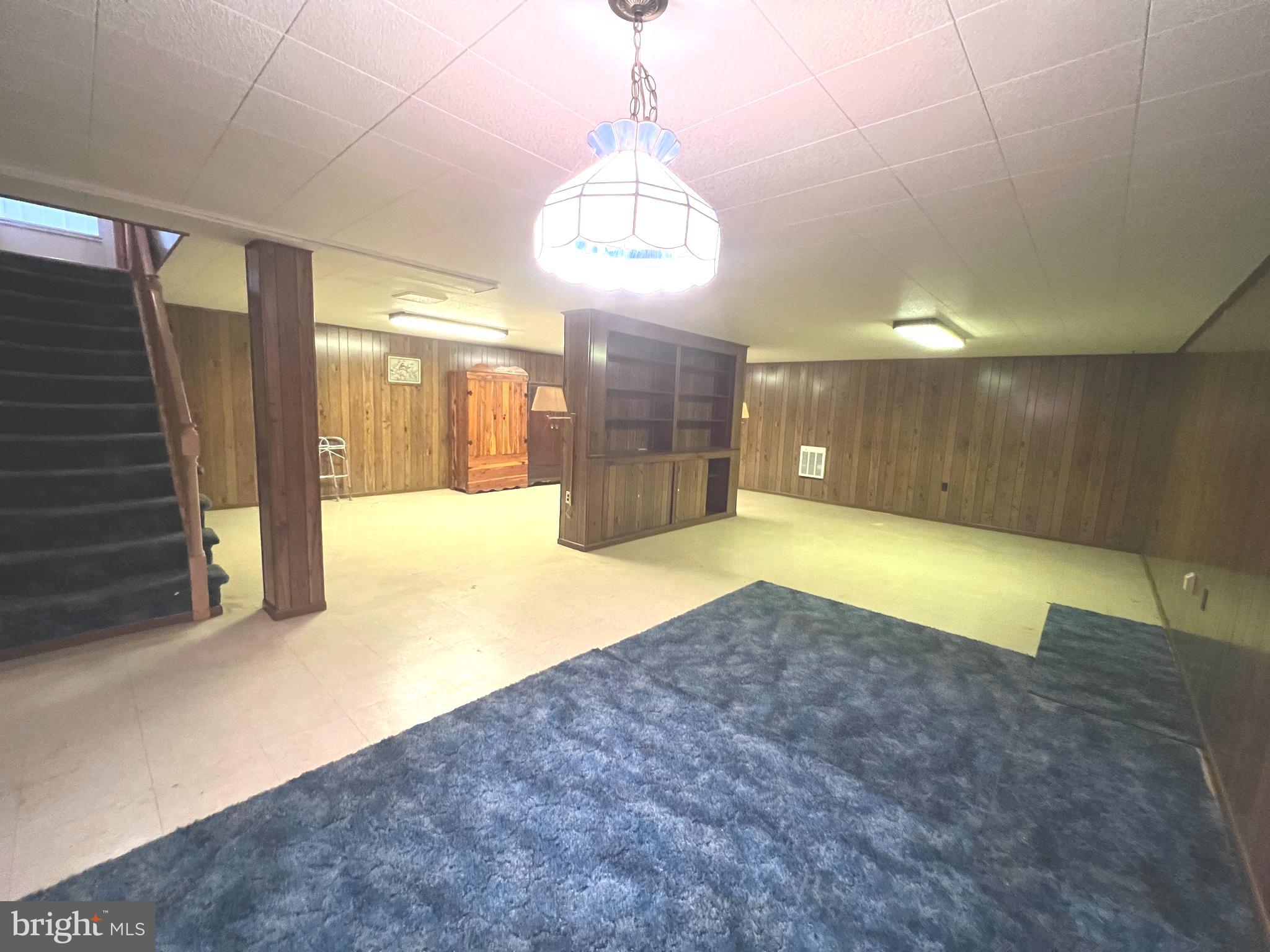 SKY-LIN PARK - Residential Lease