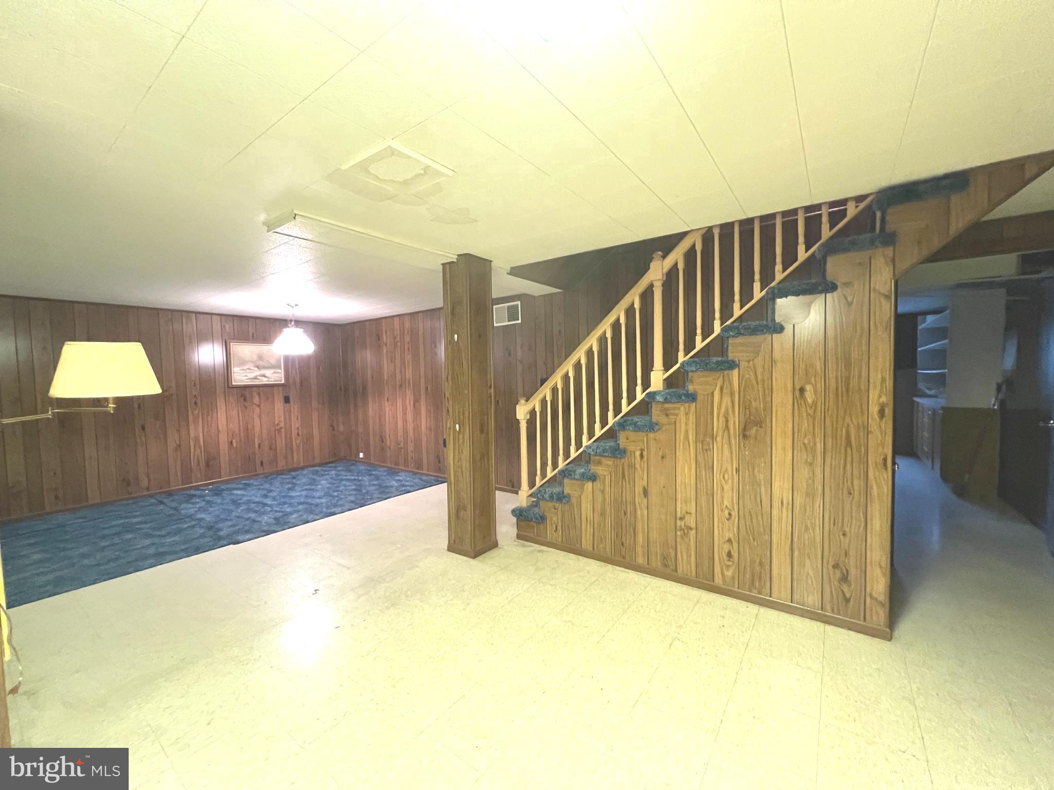 SKY-LIN PARK - Residential Lease