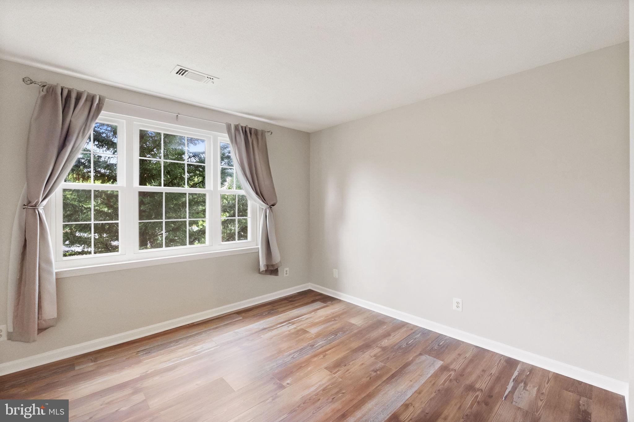 S.GLEN AT UNIVERSITY CTR - Residential