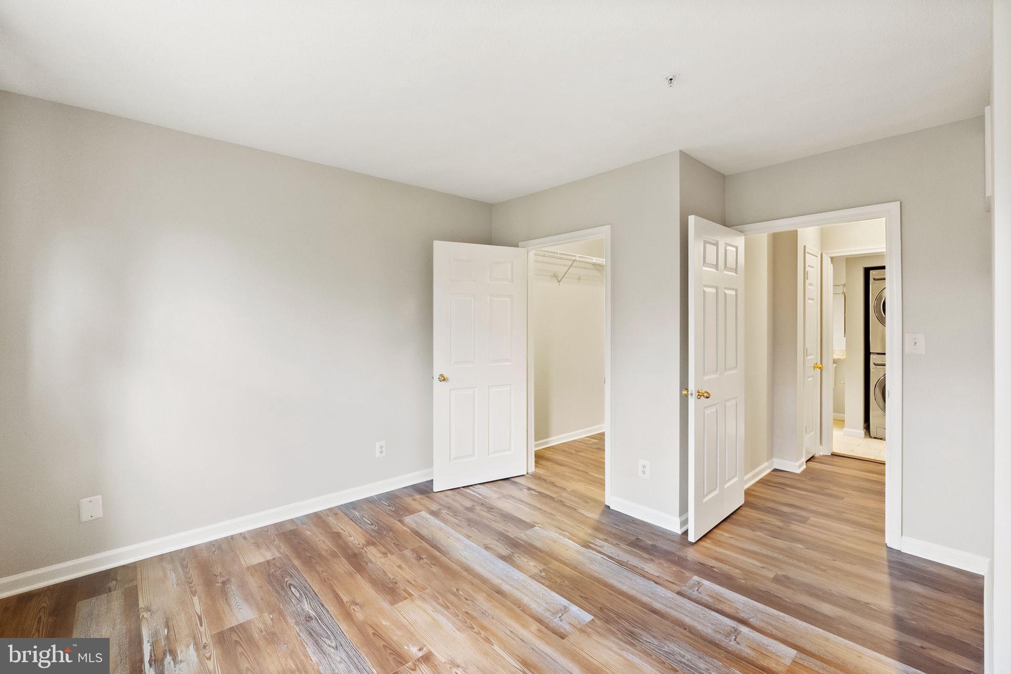 S.GLEN AT UNIVERSITY CTR - Residential