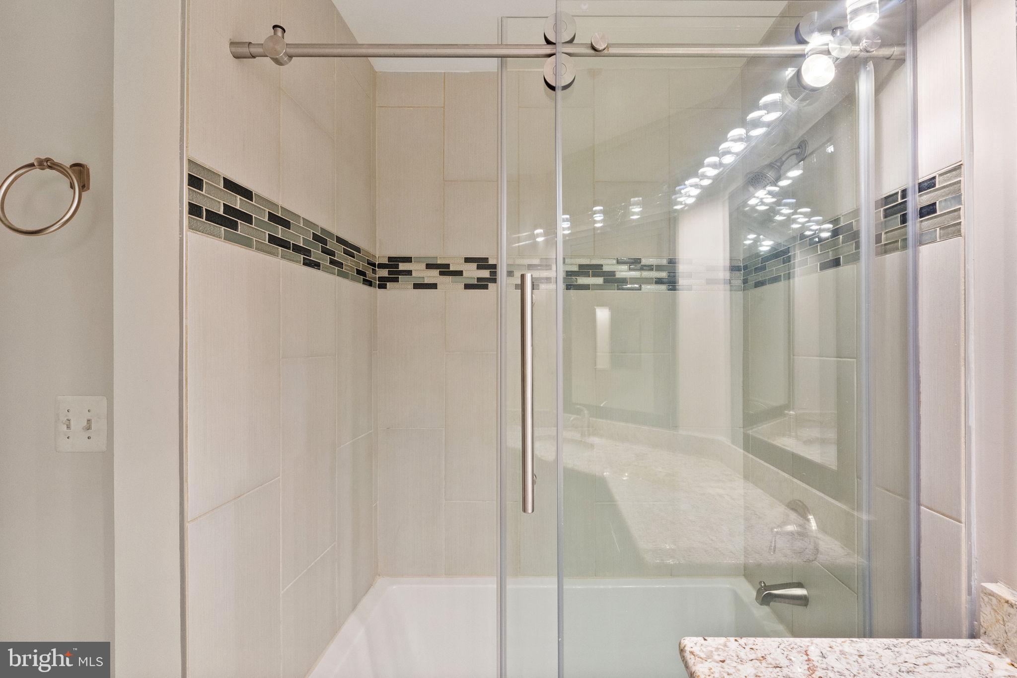 S.GLEN AT UNIVERSITY CTR - Residential